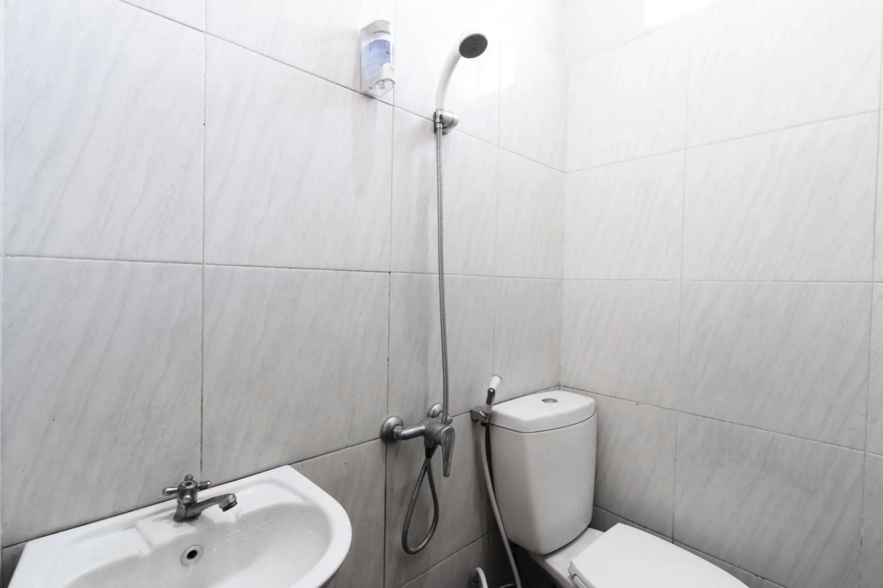 Bathroom in Bantal Guling Pasar Baru