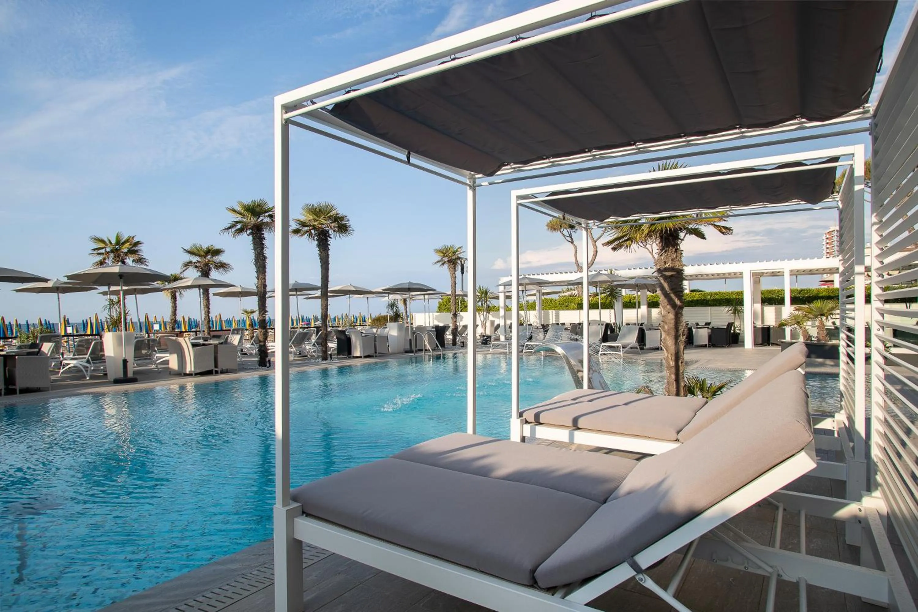 Day in Hotel Sayonara