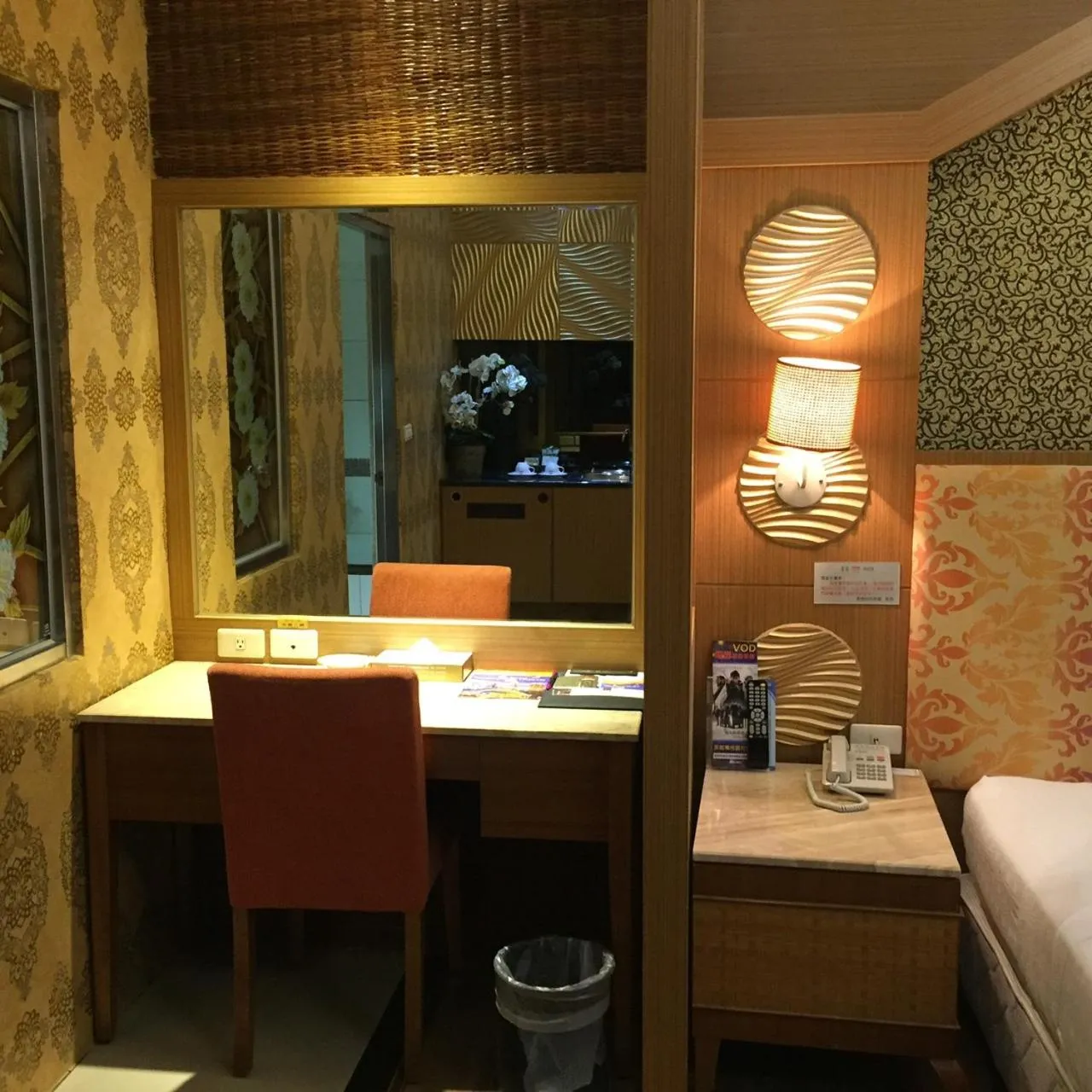 Coffee/tea facilities in Chateau Motel & Spa