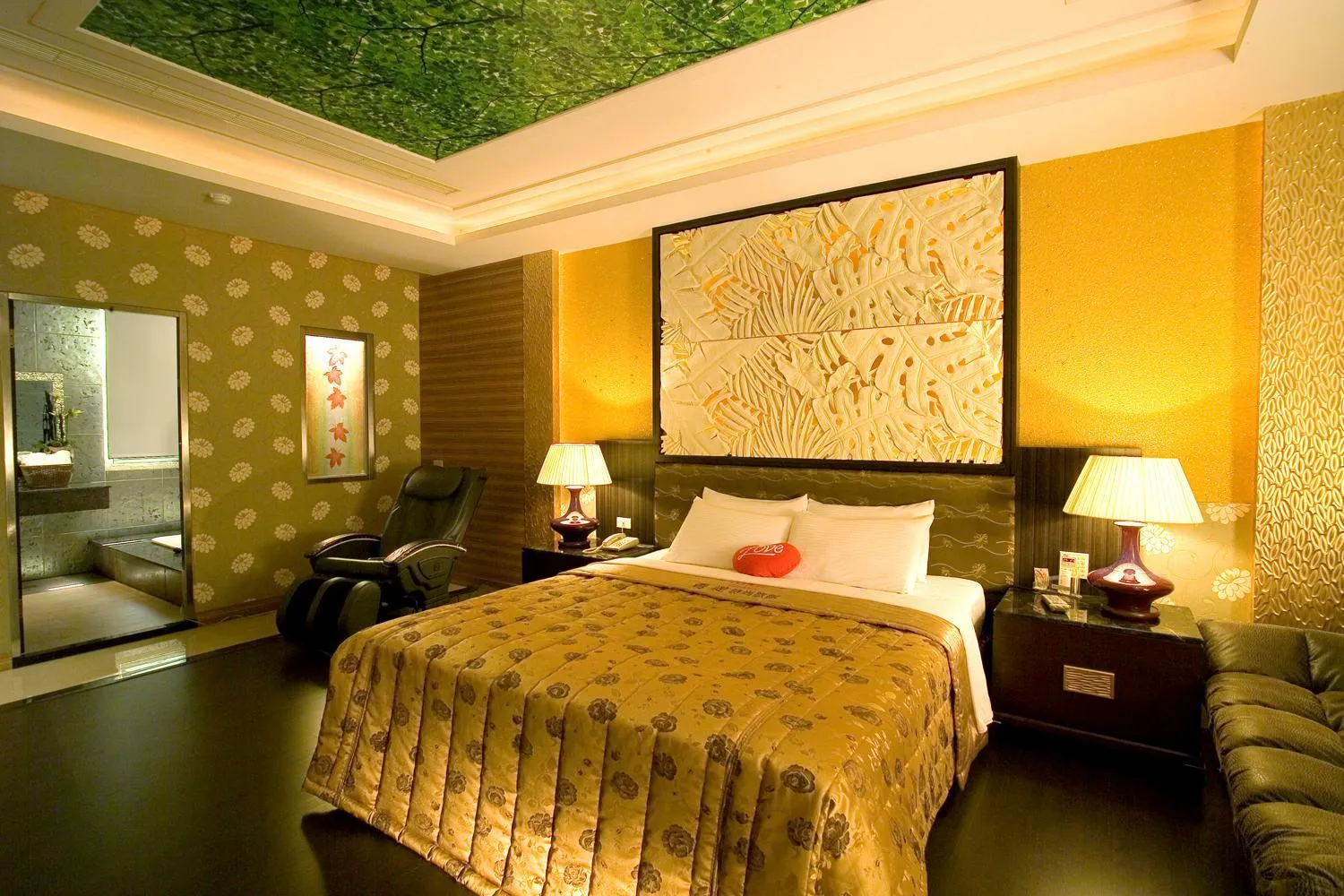 Bed in Chateau Motel & Spa