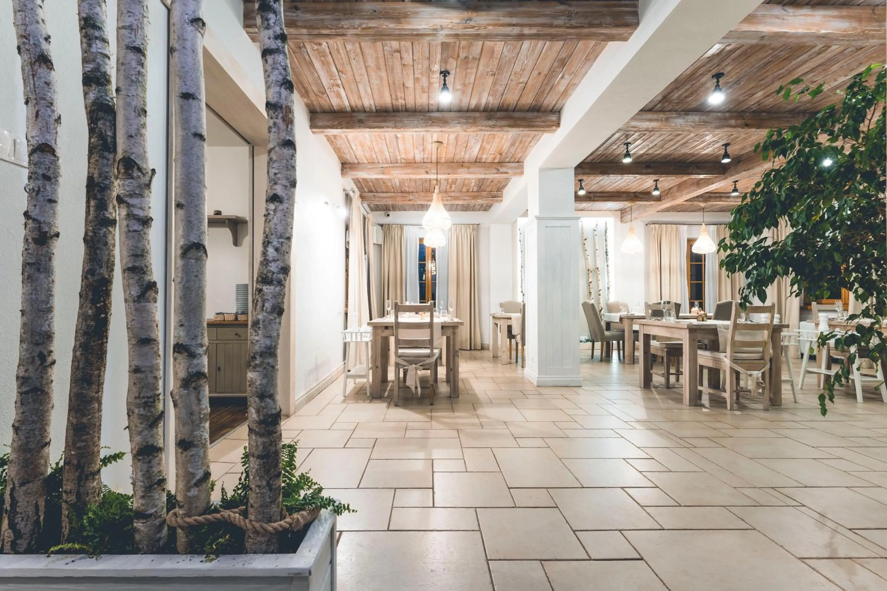 Restaurant/places to eat in Łubinowe Wzgórze - Wioska Zdrowia