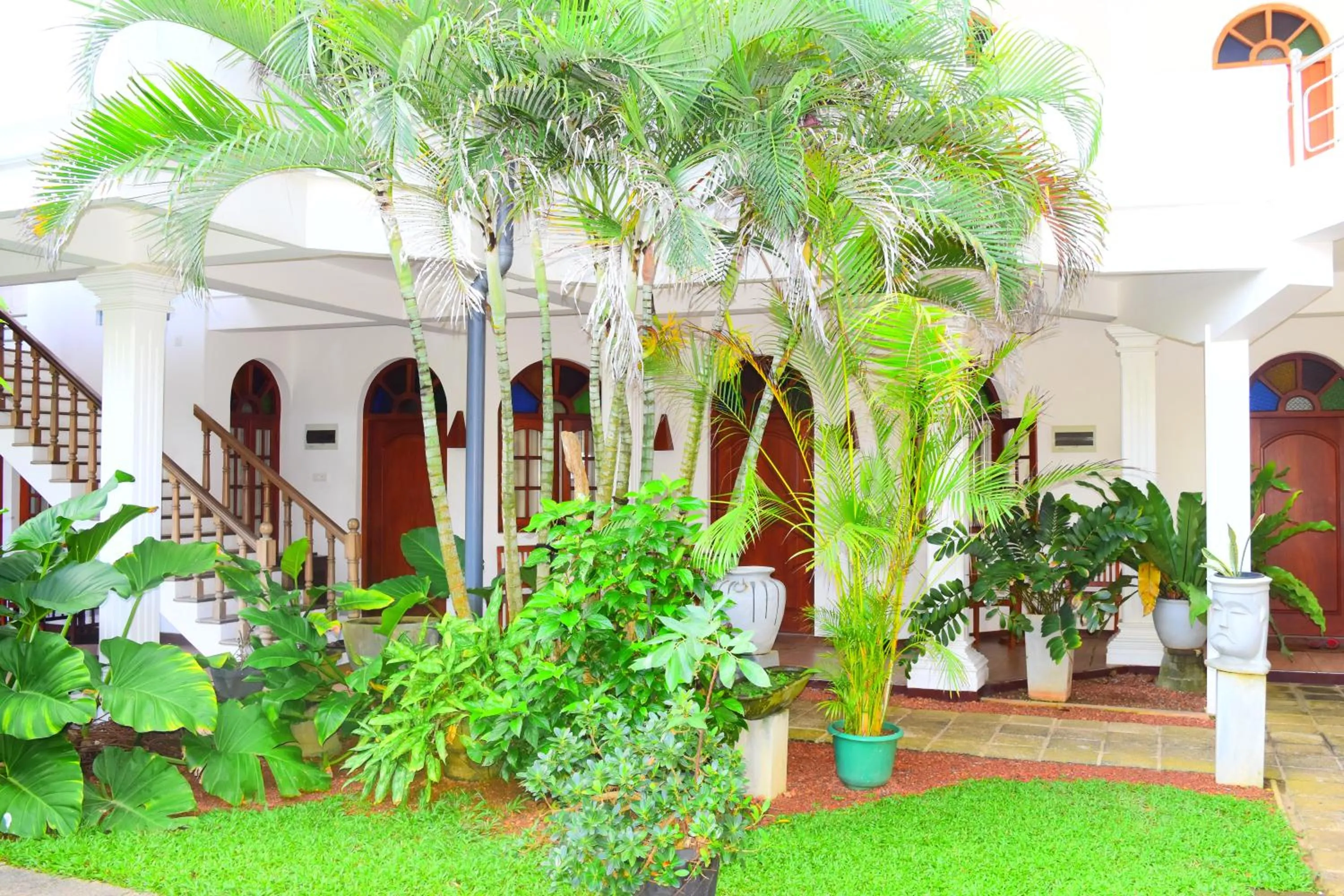 Garden view in Royal Beach Hotel Hikkaduwa