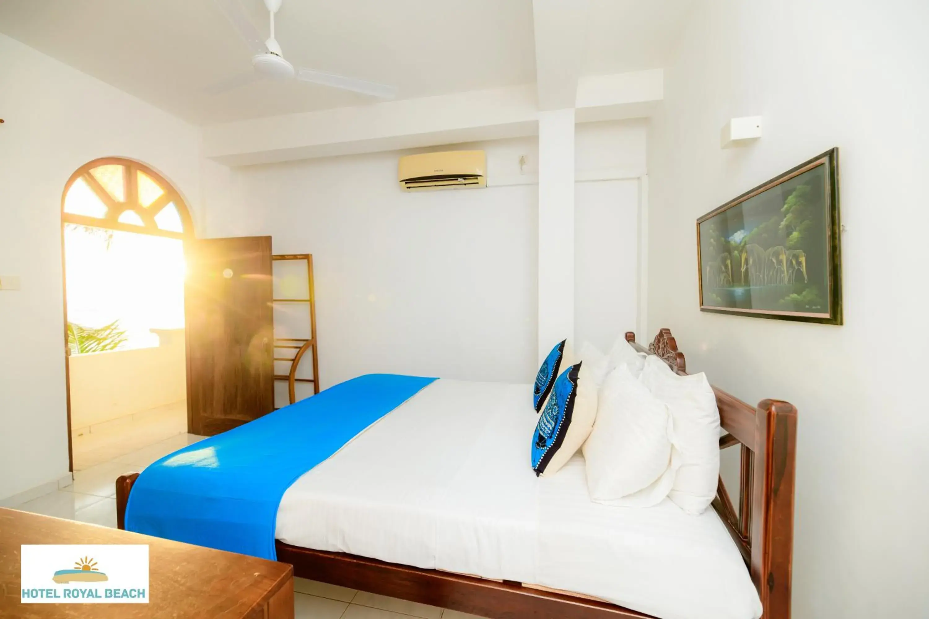 Deluxe Sea View in Royal Beach Hotel Hikkaduwa Deluxe Sea View in Royal Beach Hotel Hikkaduwa