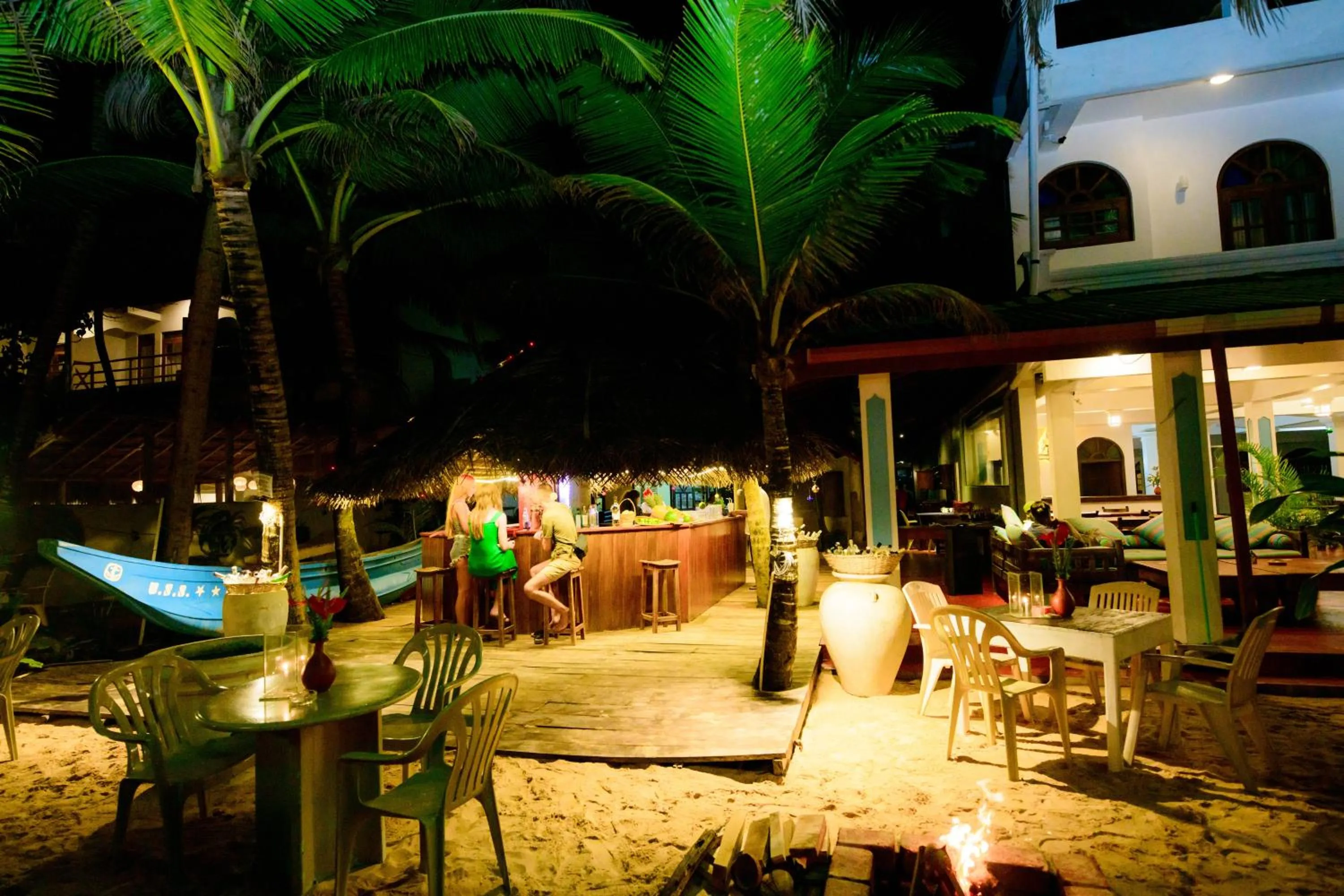 Night in Royal Beach Hotel Hikkaduwa
