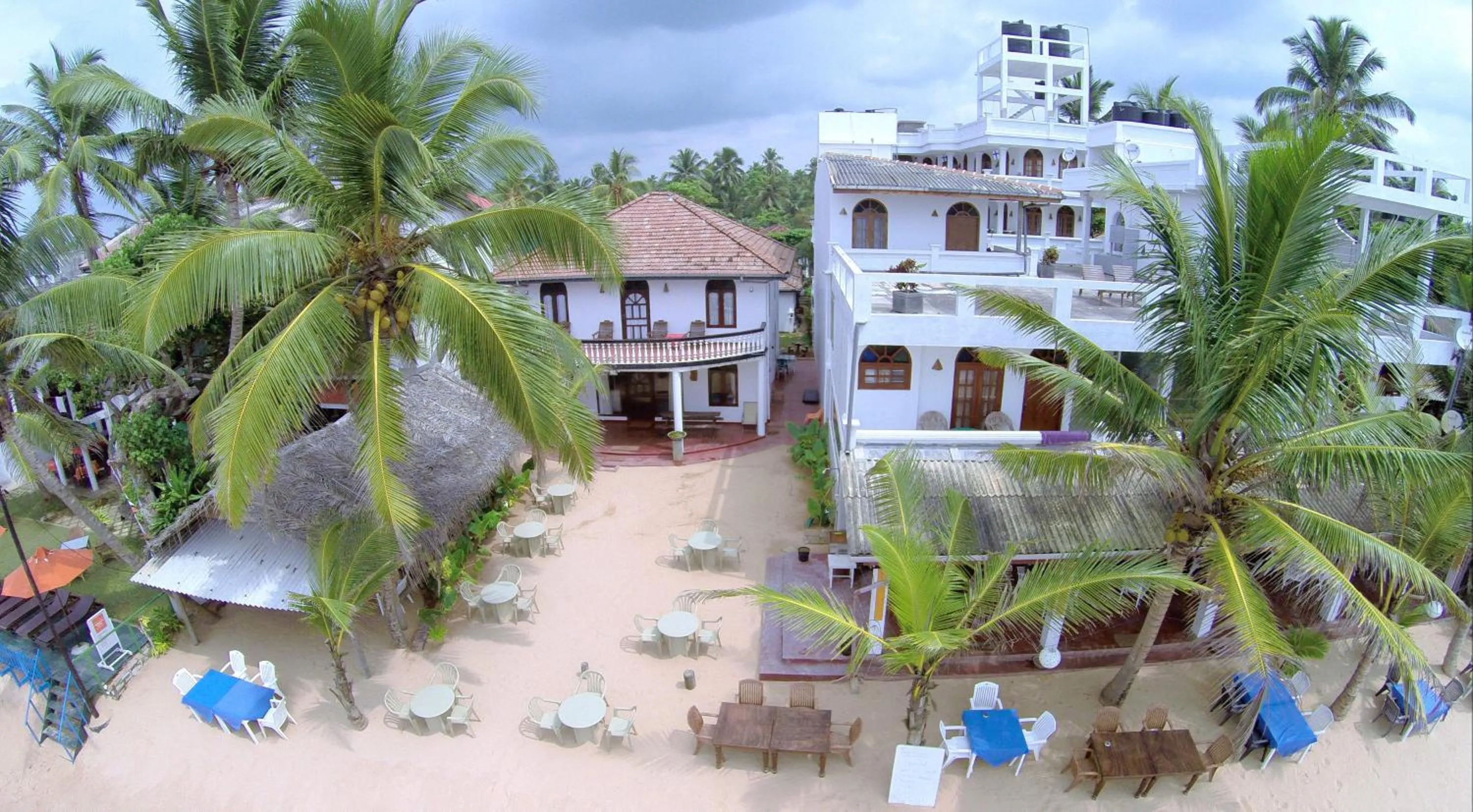 Property building in Royal Beach Hotel Hikkaduwa