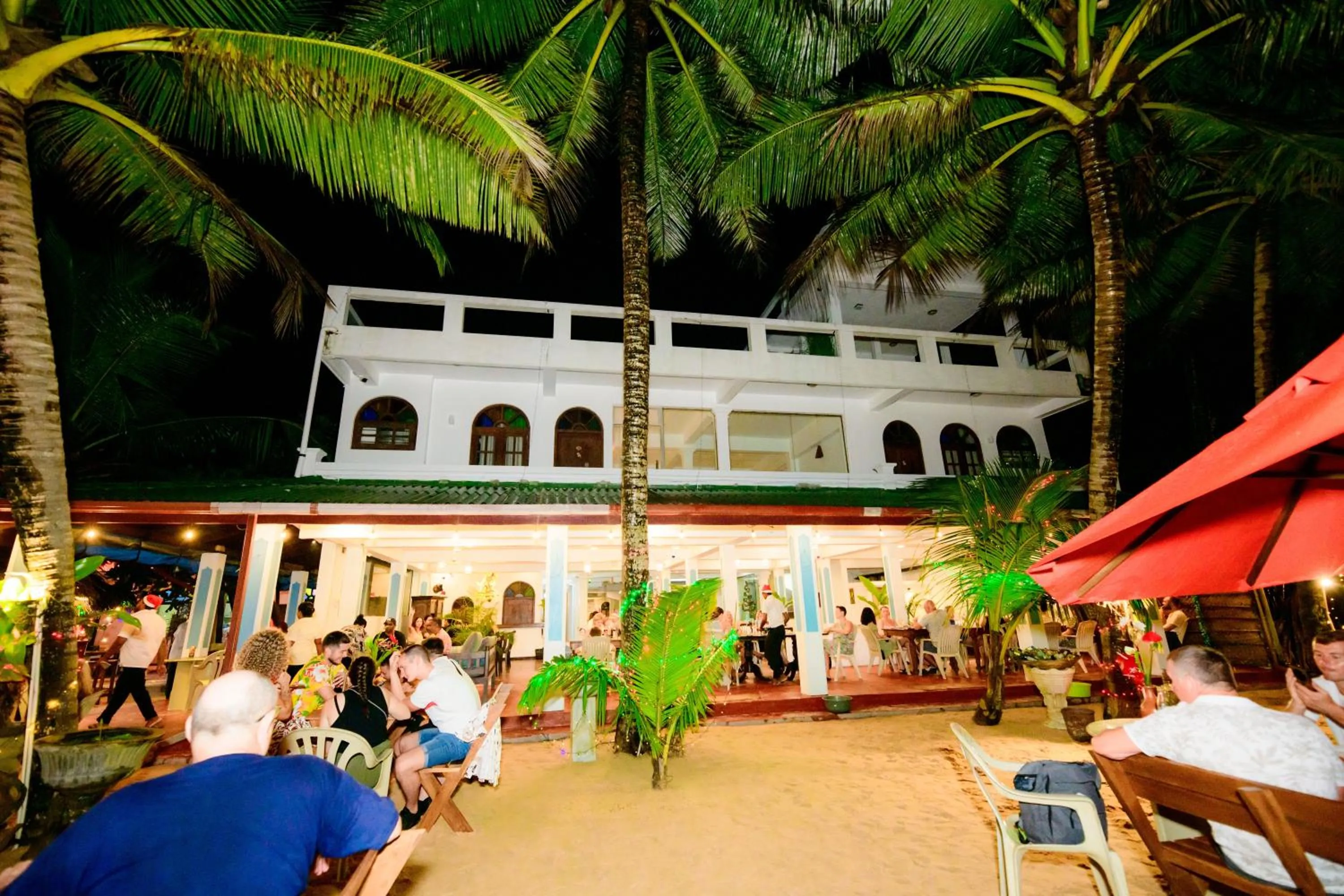 Restaurant/places to eat in Royal Beach Hotel Hikkaduwa