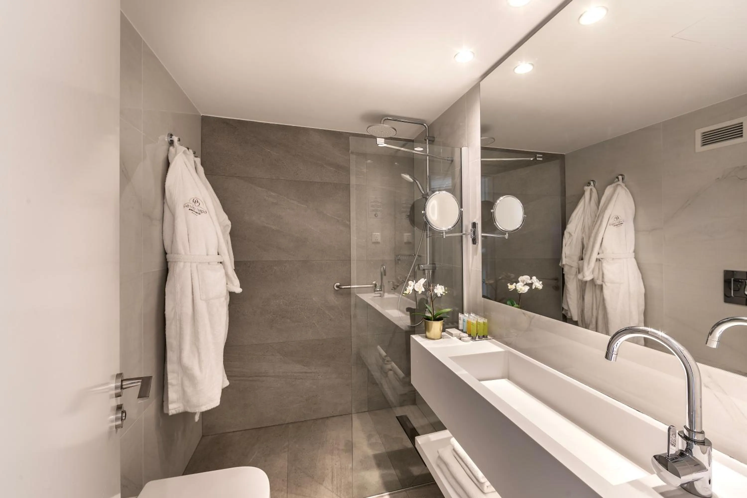 Shower in Pavlo Napa Beach Hotel