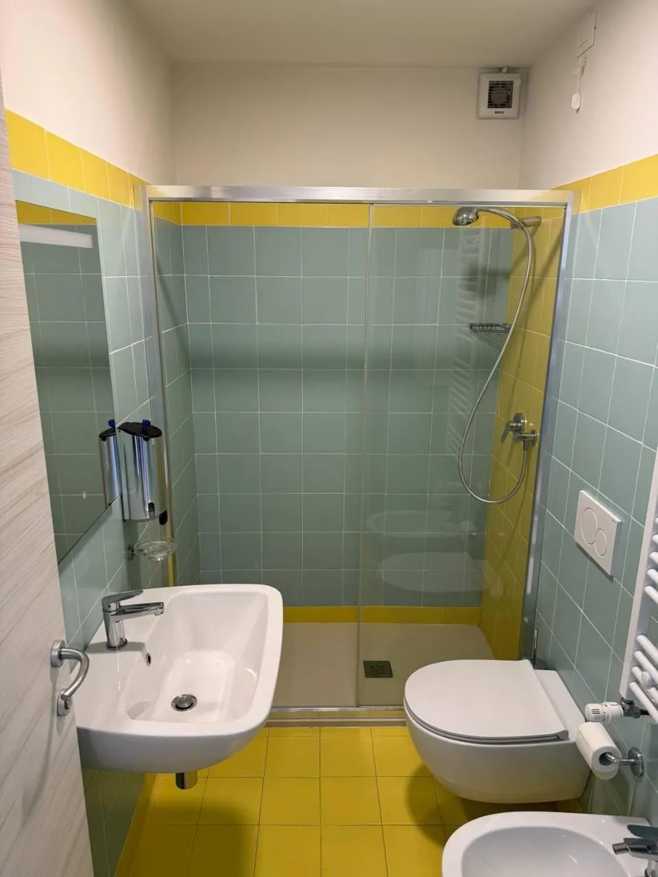 Shower in Ostello S. Fosca - CPU Venice Hostels