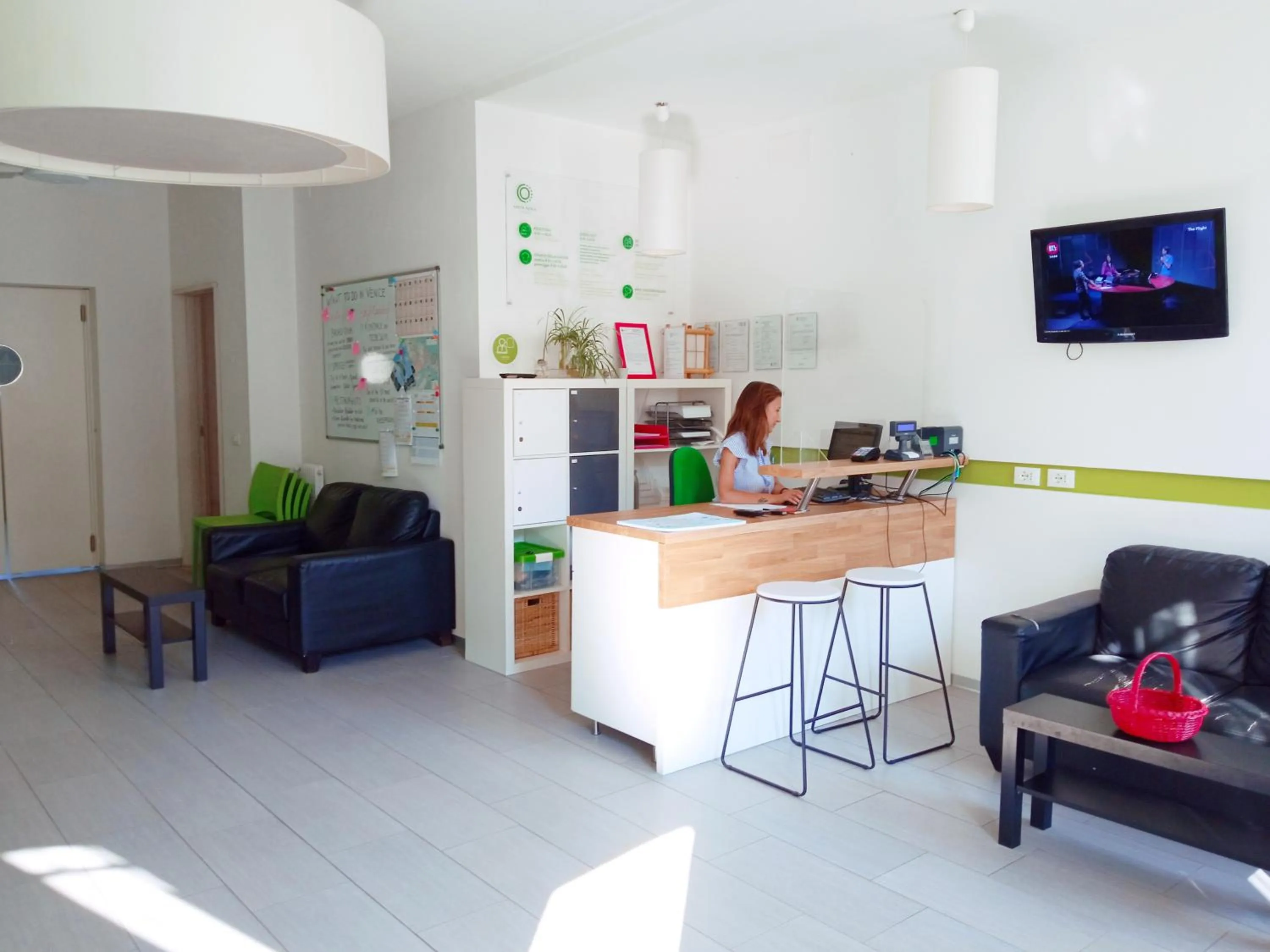 Communal lounge/ TV room in Ostello S. Fosca - CPU Venice Hostels