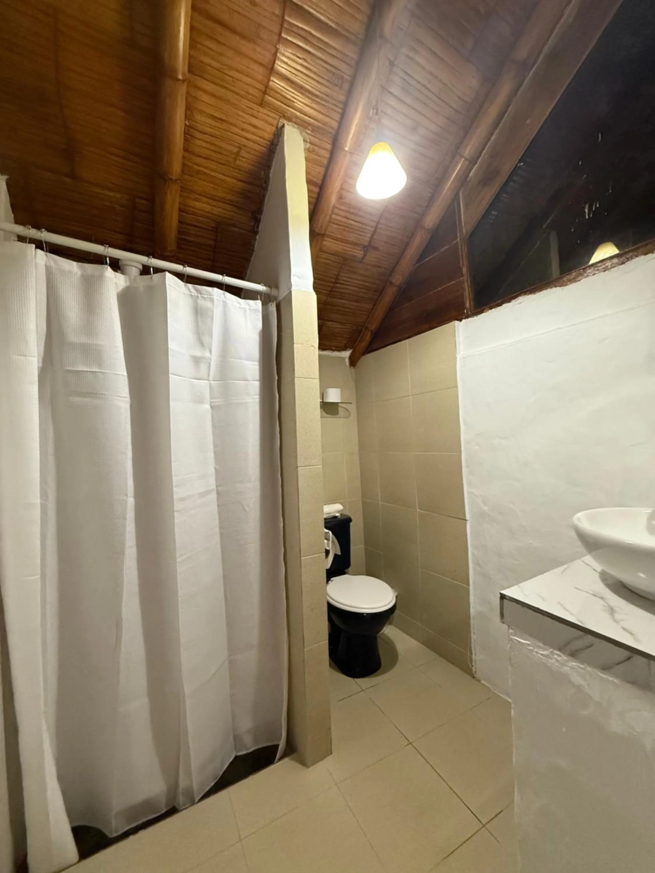 Shower in Samai Lodge Holistic Living