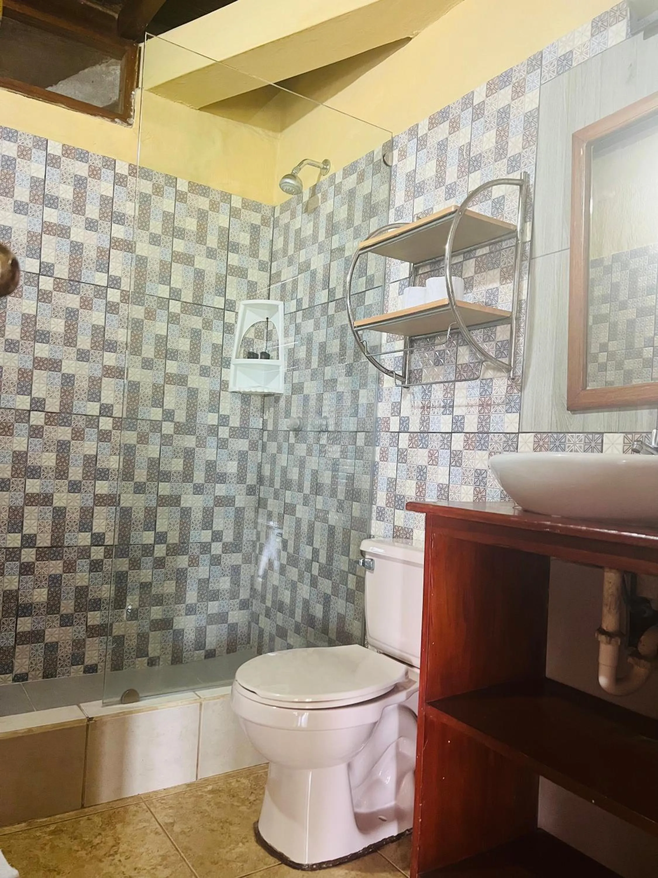 Shower in Samai Lodge Holistic Living