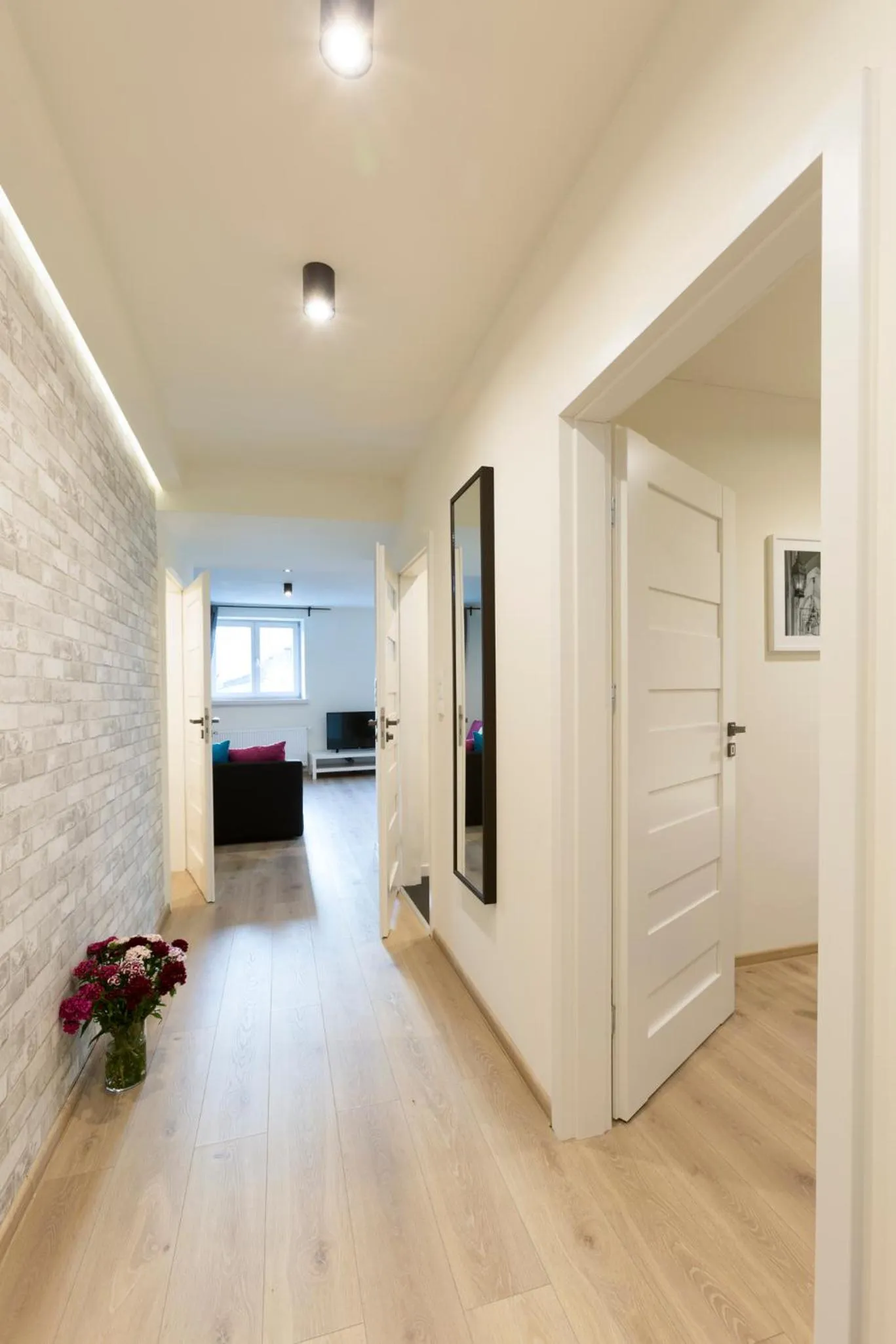 Day in Antique Apartments Old Town