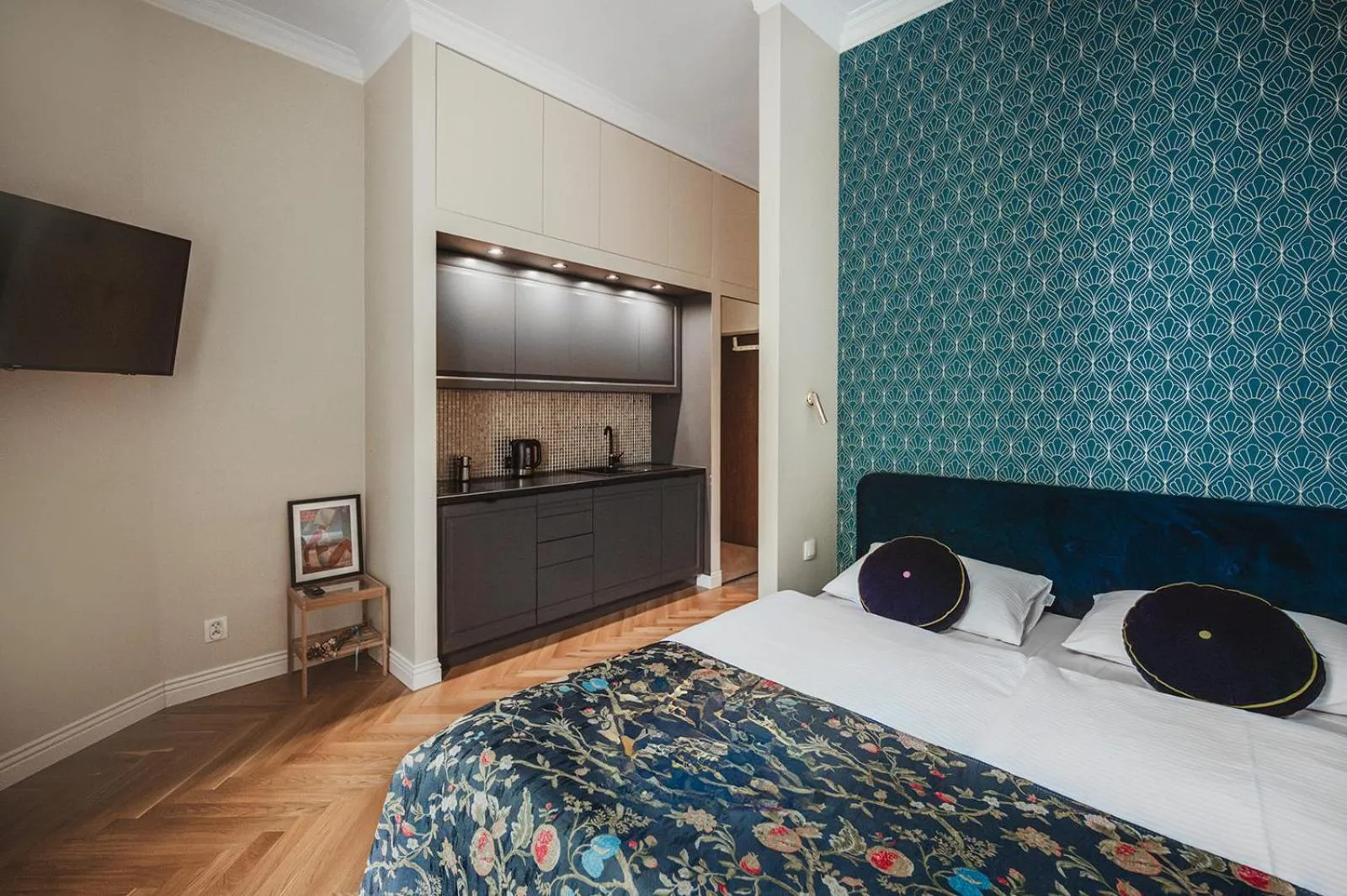 Bed in Antique Apartments Old Town