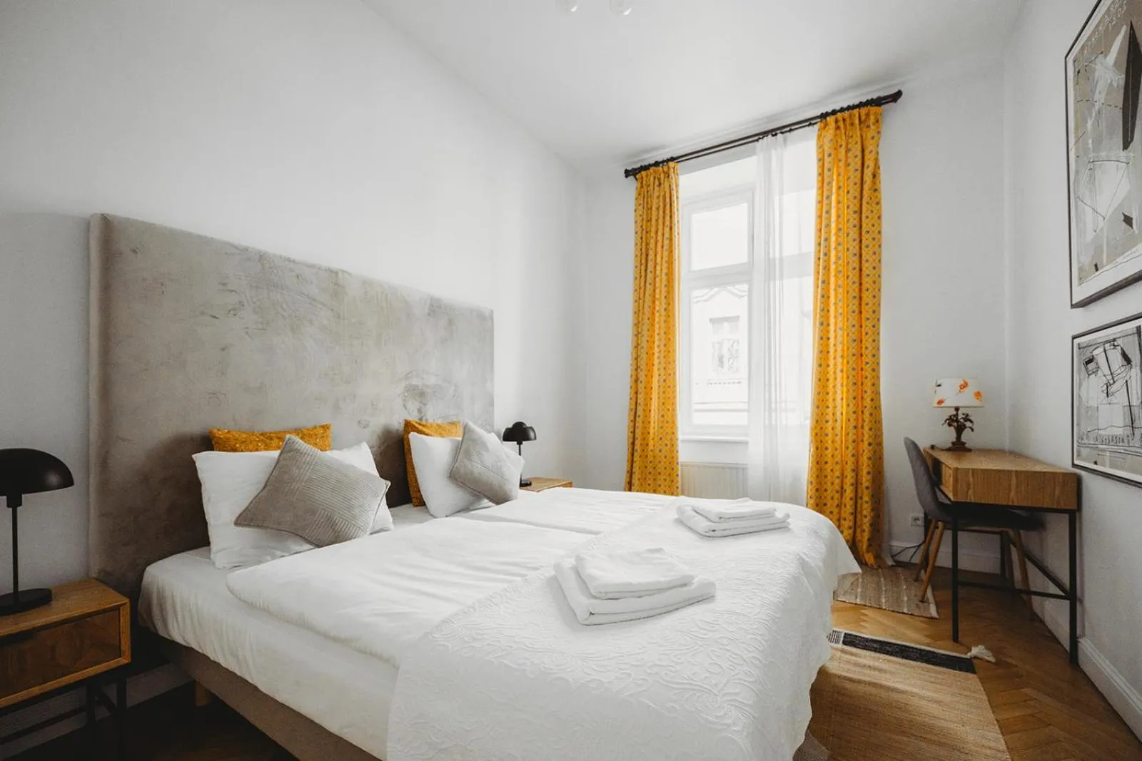 Bed in Antique Apartments Old Town