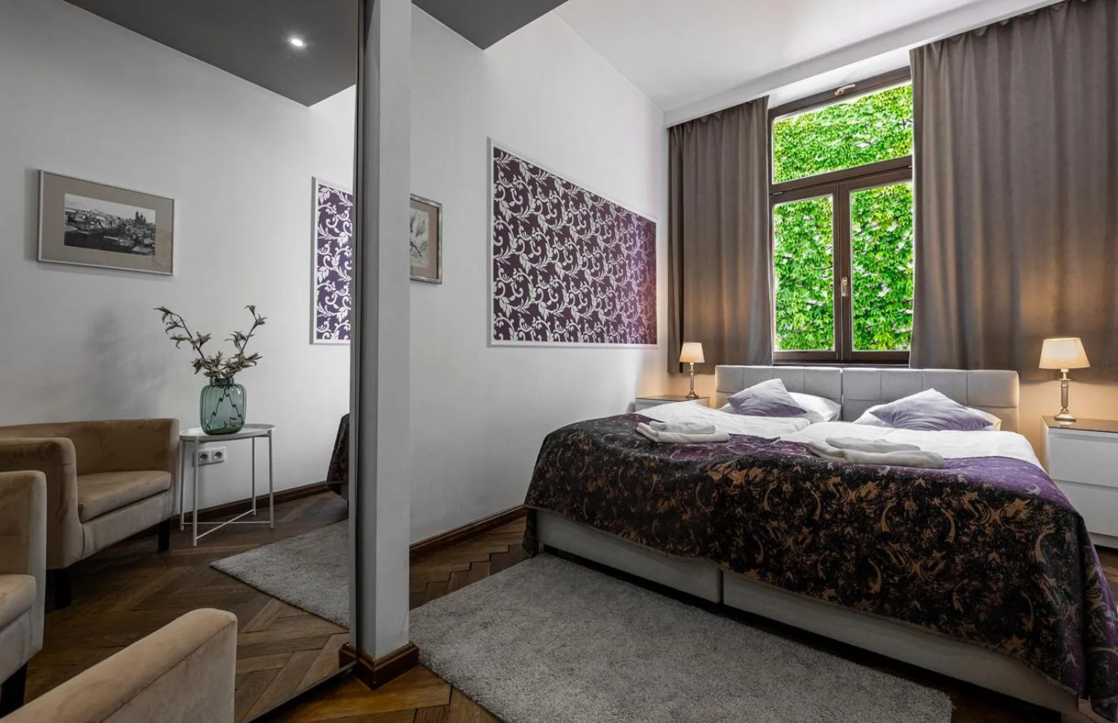 Bed in Antique Apartments Old Town