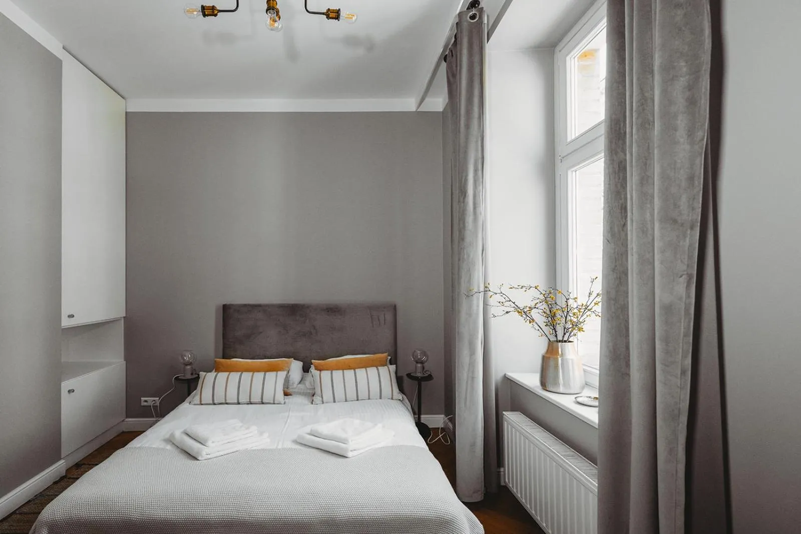 Bed in Antique Apartments Old Town