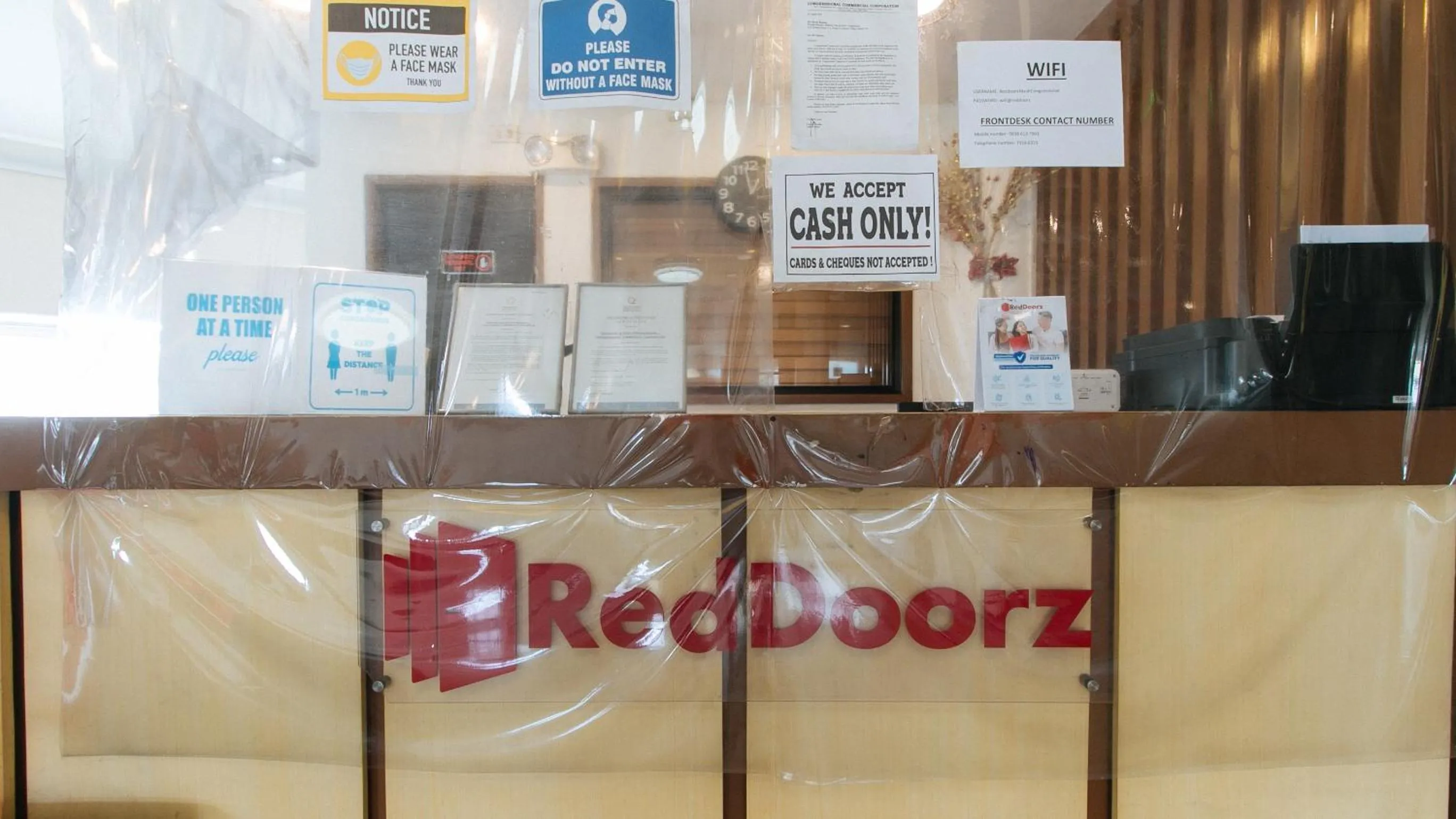 Lobby or reception in RedDoorz Plus at EDSA Congressional