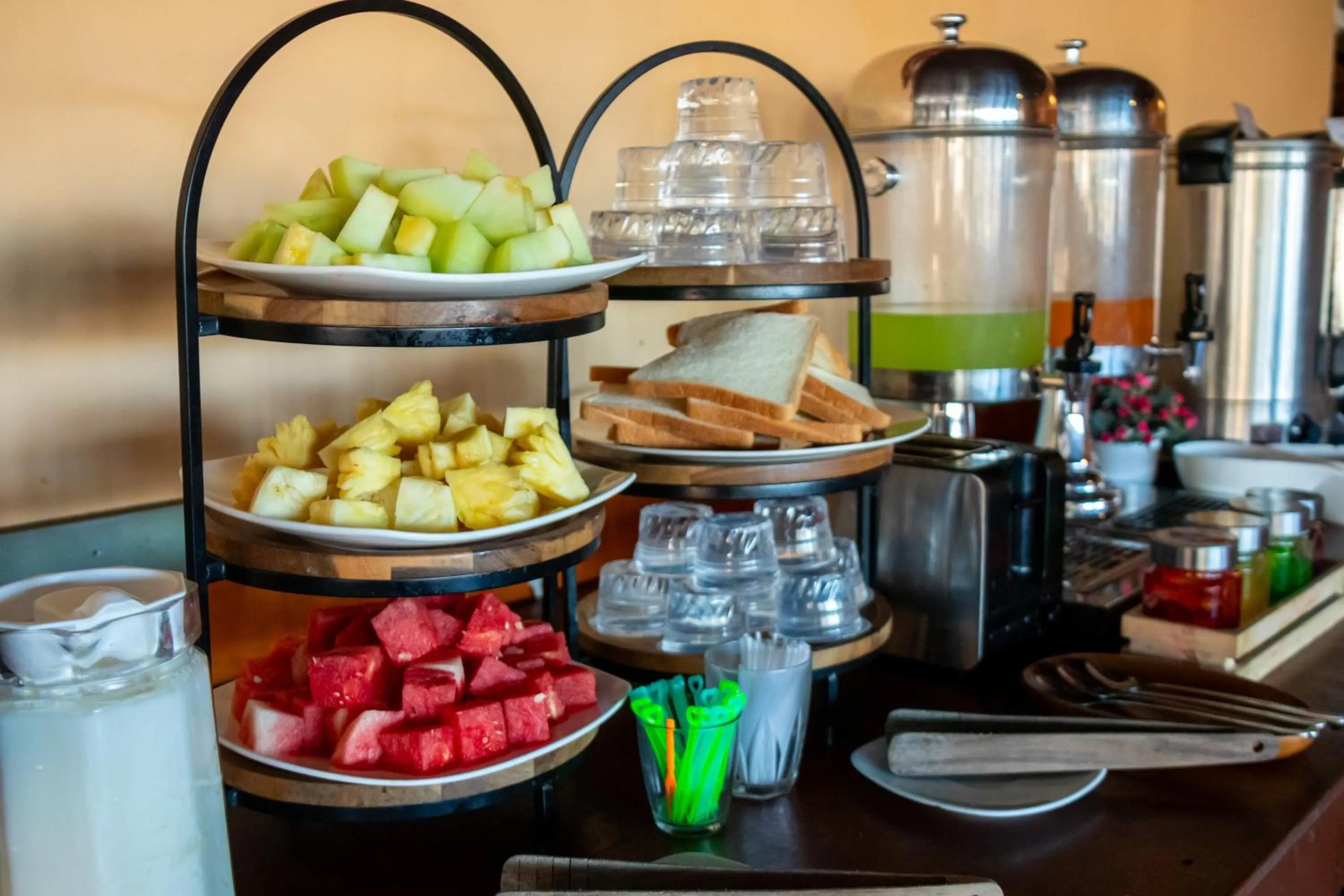 Restaurant/places to eat in Cemara Indah Hotel