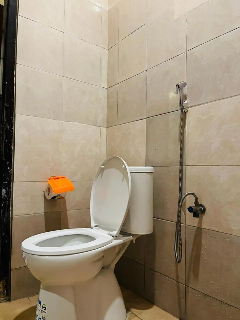 Toilet in Cemara Indah Hotel