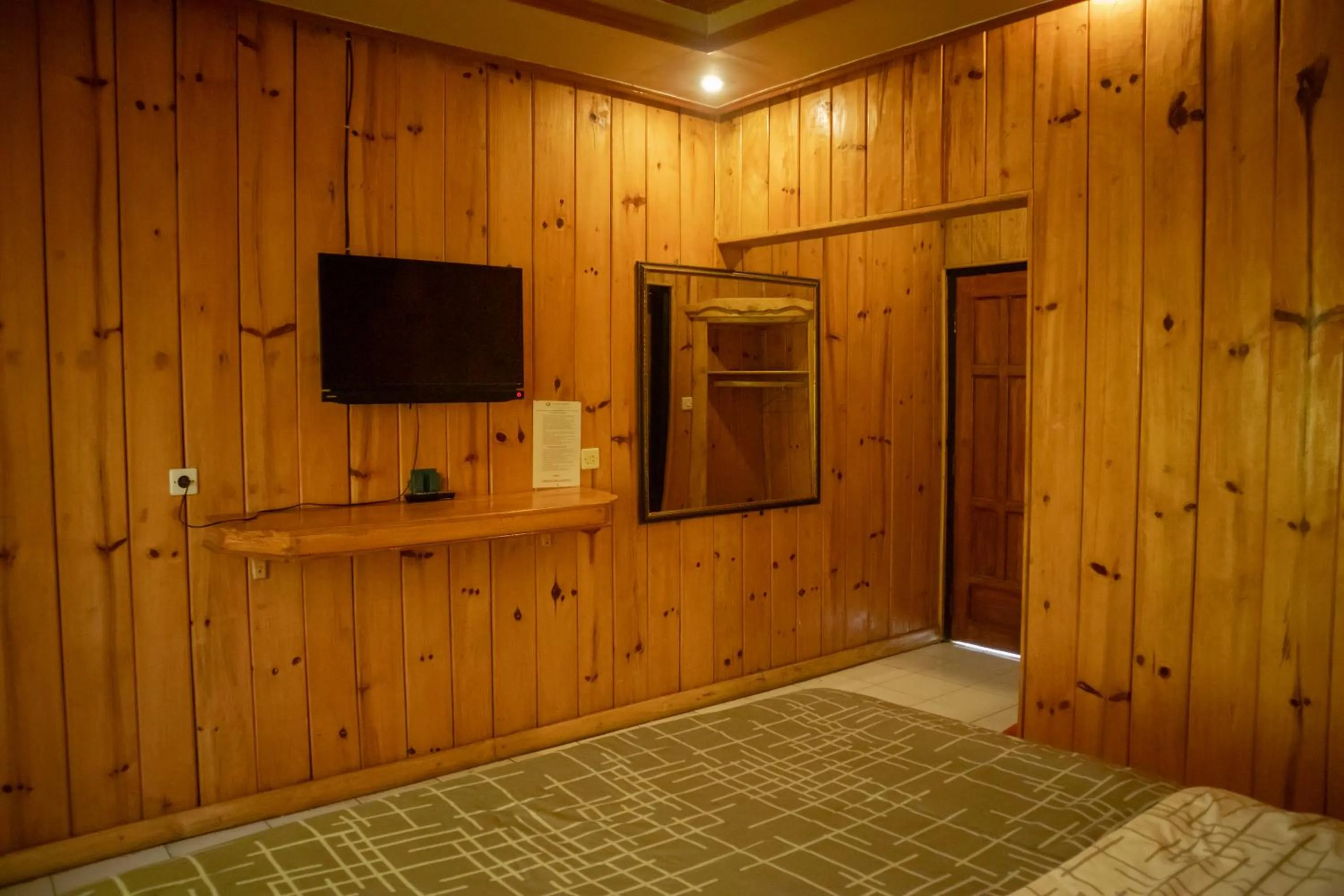 TV and multimedia in Cemara Indah Hotel