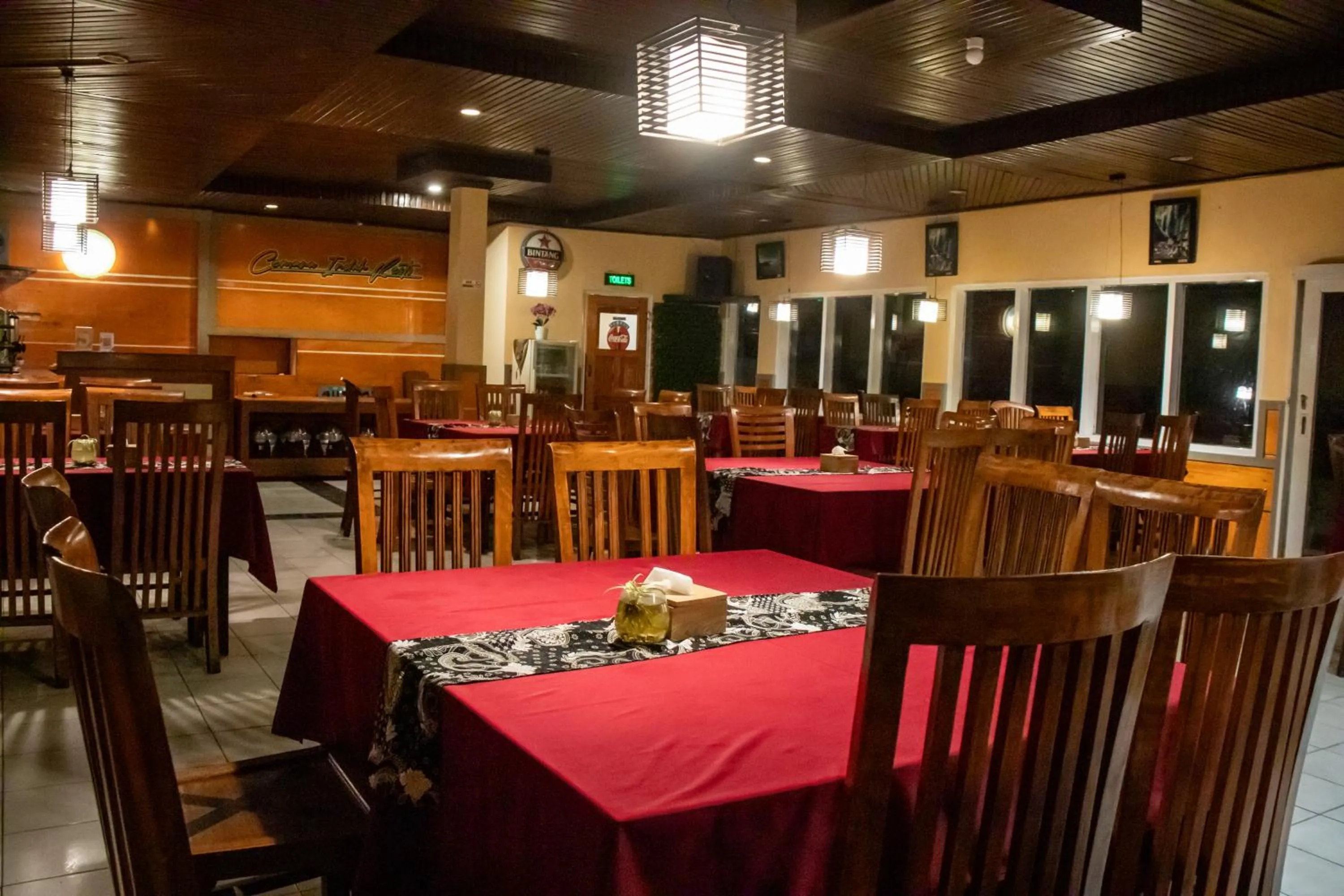 Restaurant/places to eat in Cemara Indah Hotel