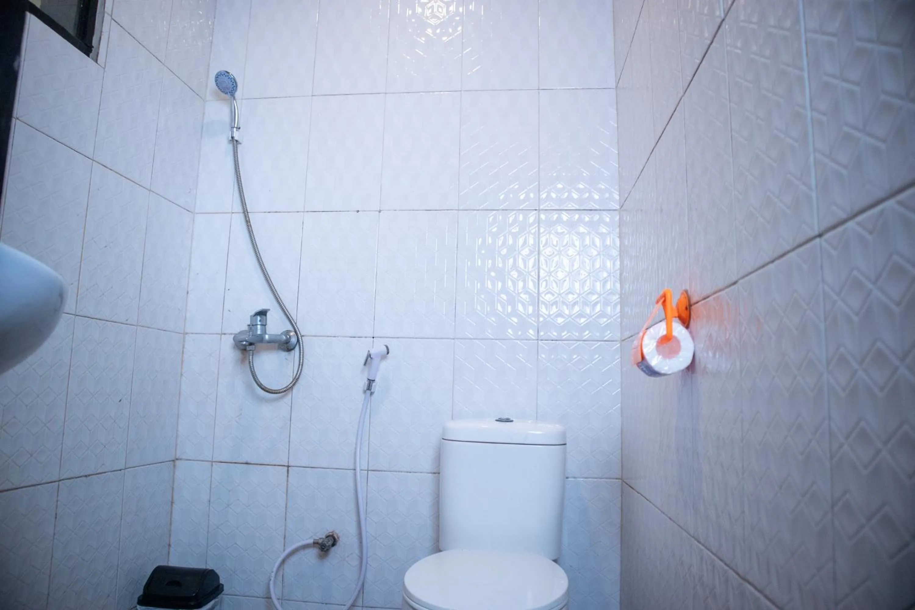 Shower in Cemara Indah Hotel