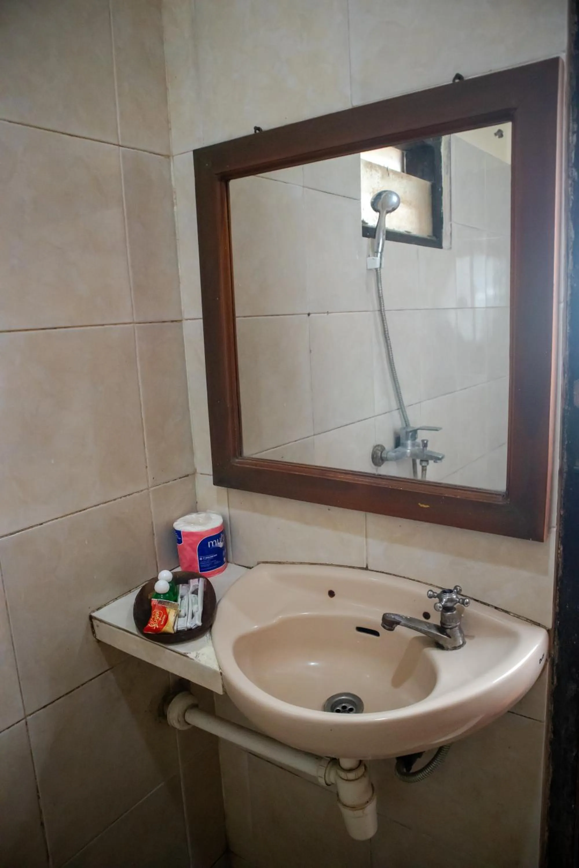 Bathroom in Cemara Indah Hotel