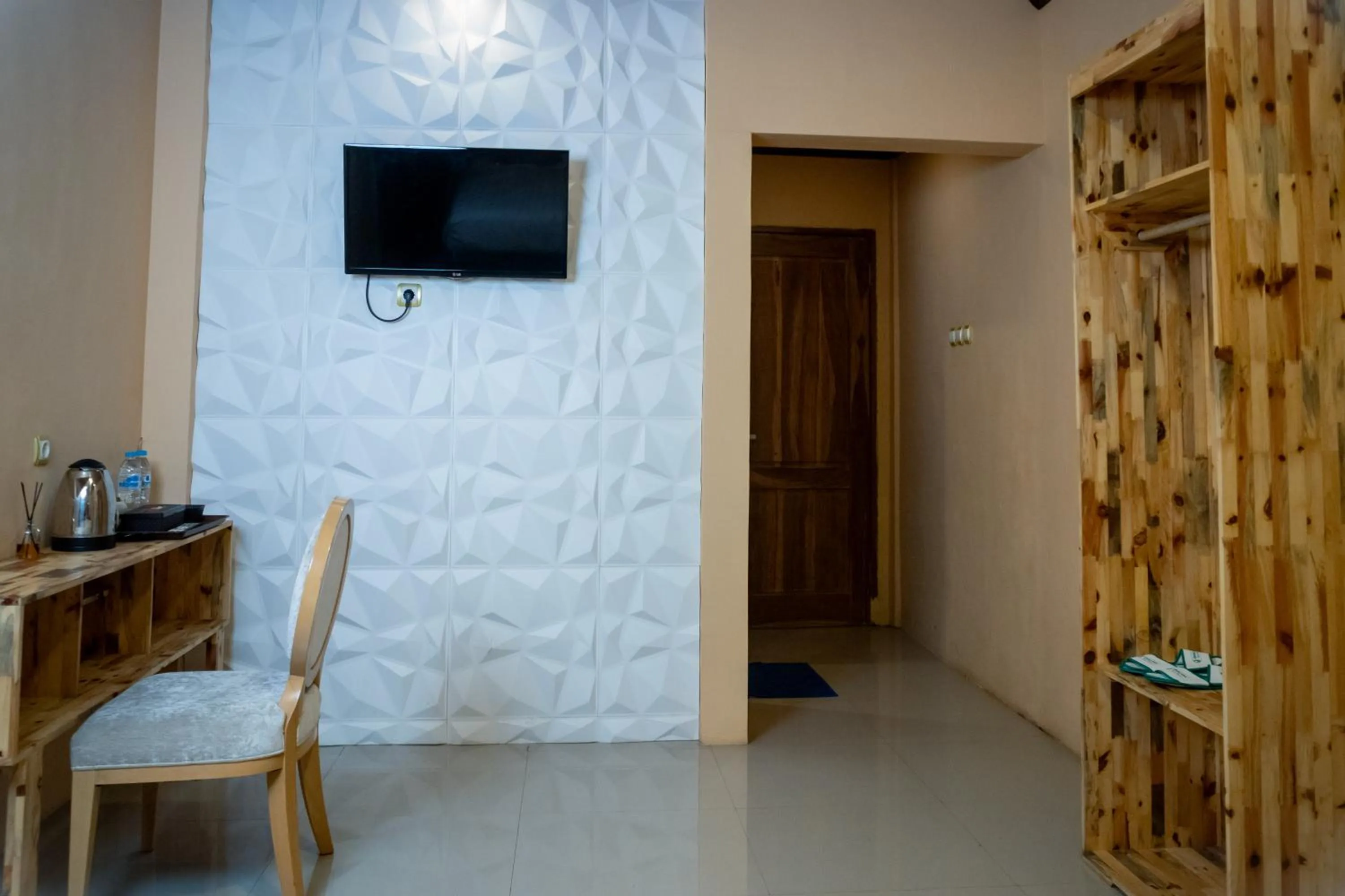 TV and multimedia in Cemara Indah Hotel