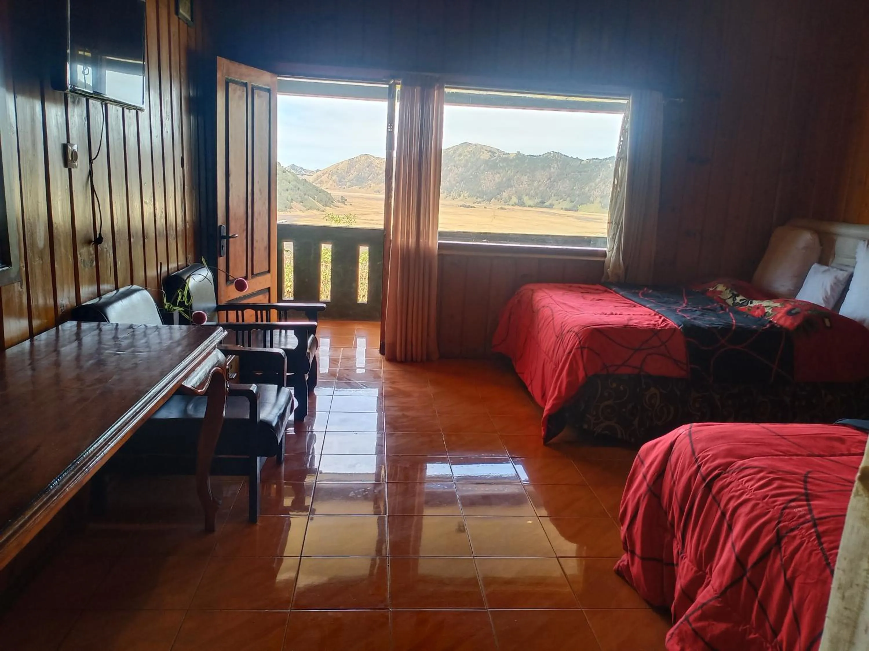 Deluxe Twin Room in Cemara Indah Hotel