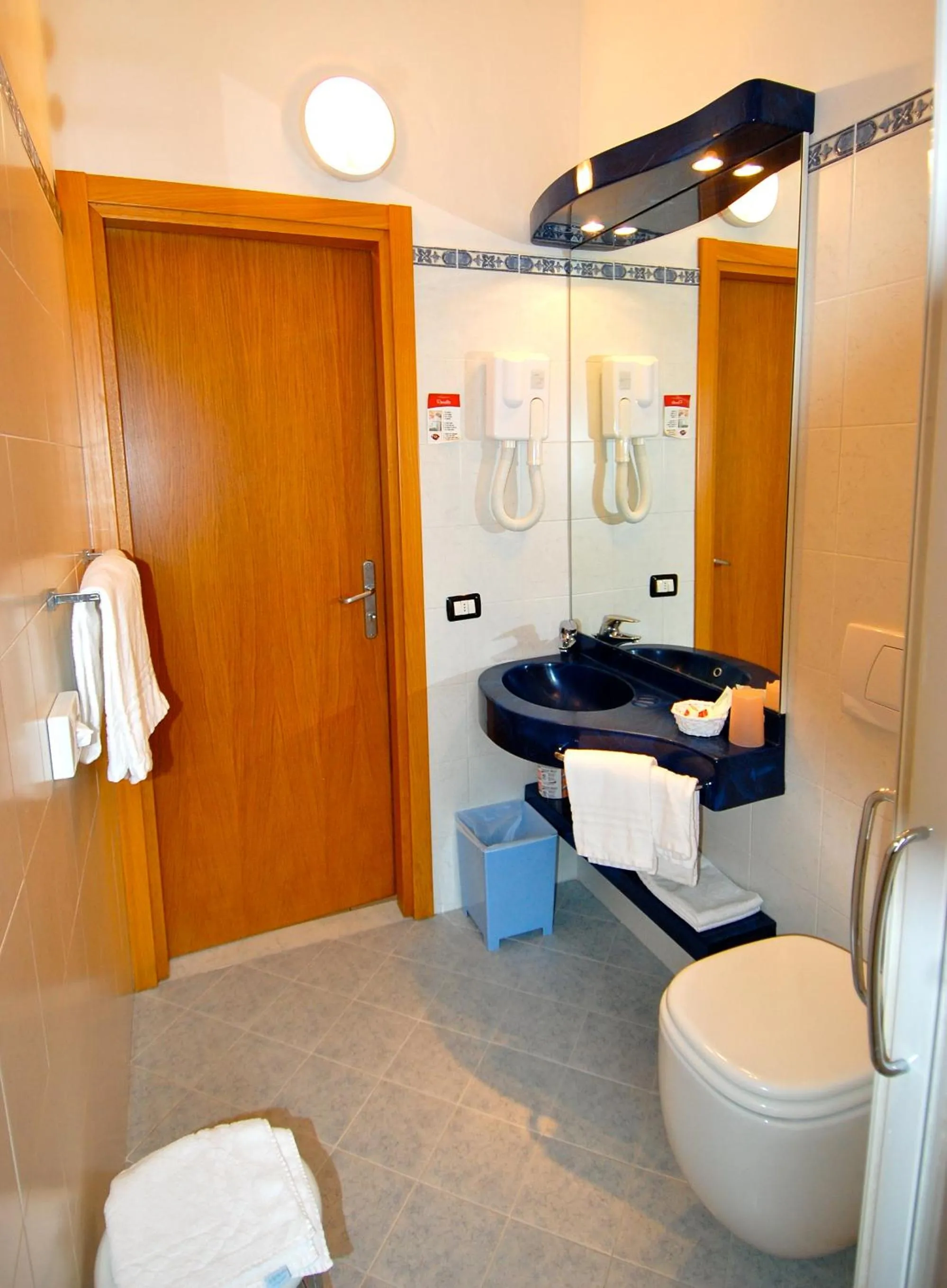 Bathroom in Albergo Rossella