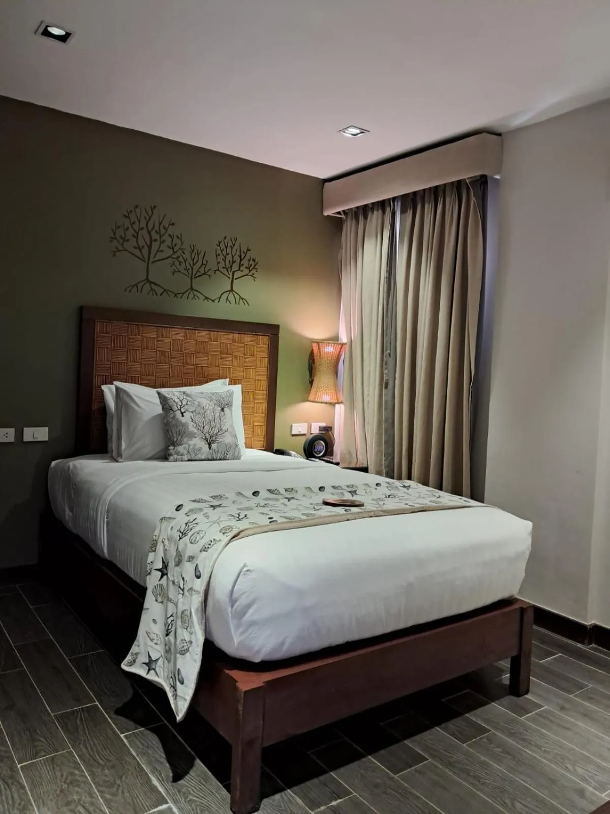 Bed in Bacau Bay Resort Coron