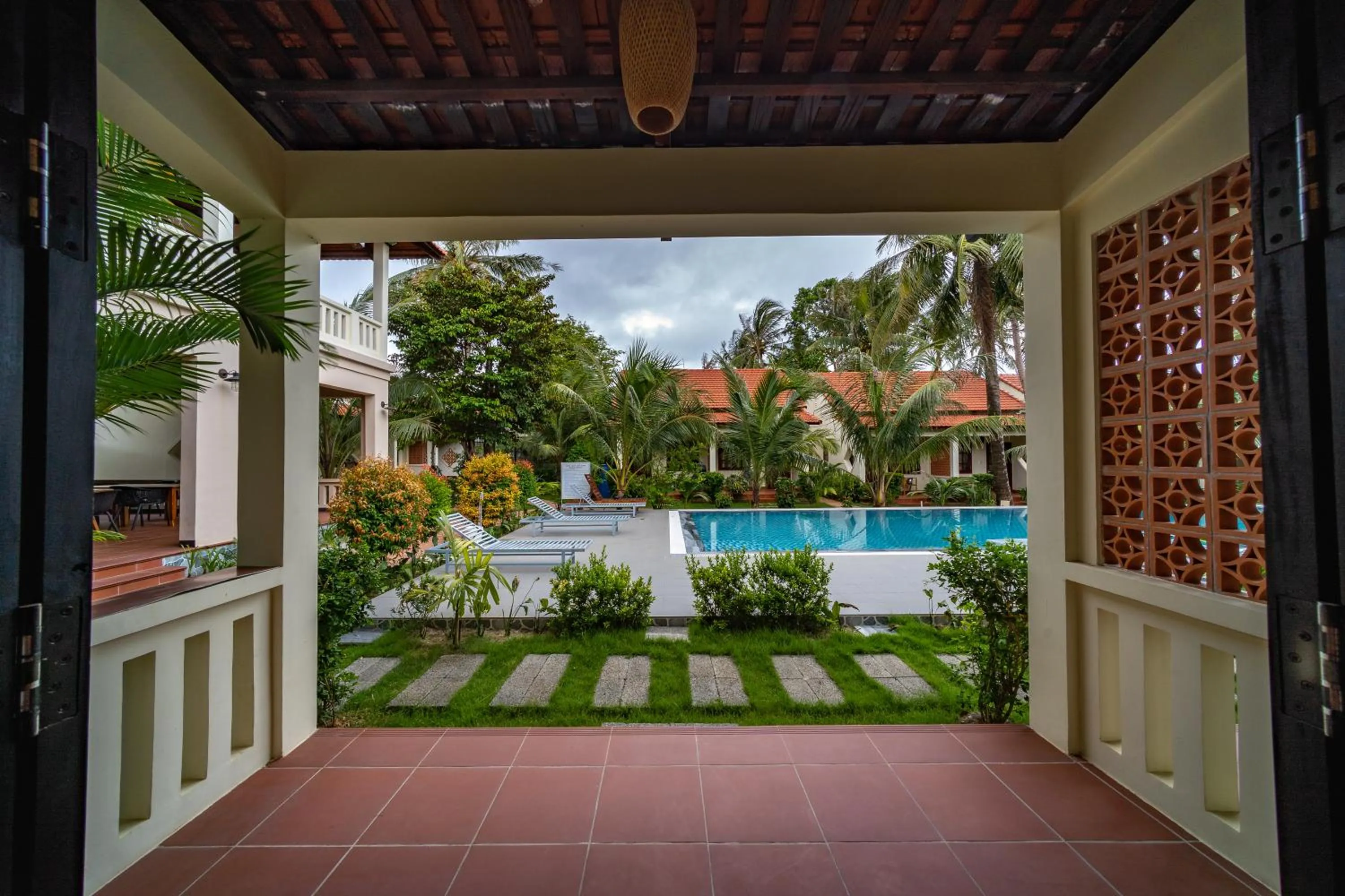 Pool view in Phu Quoc Dumbo Bungalow