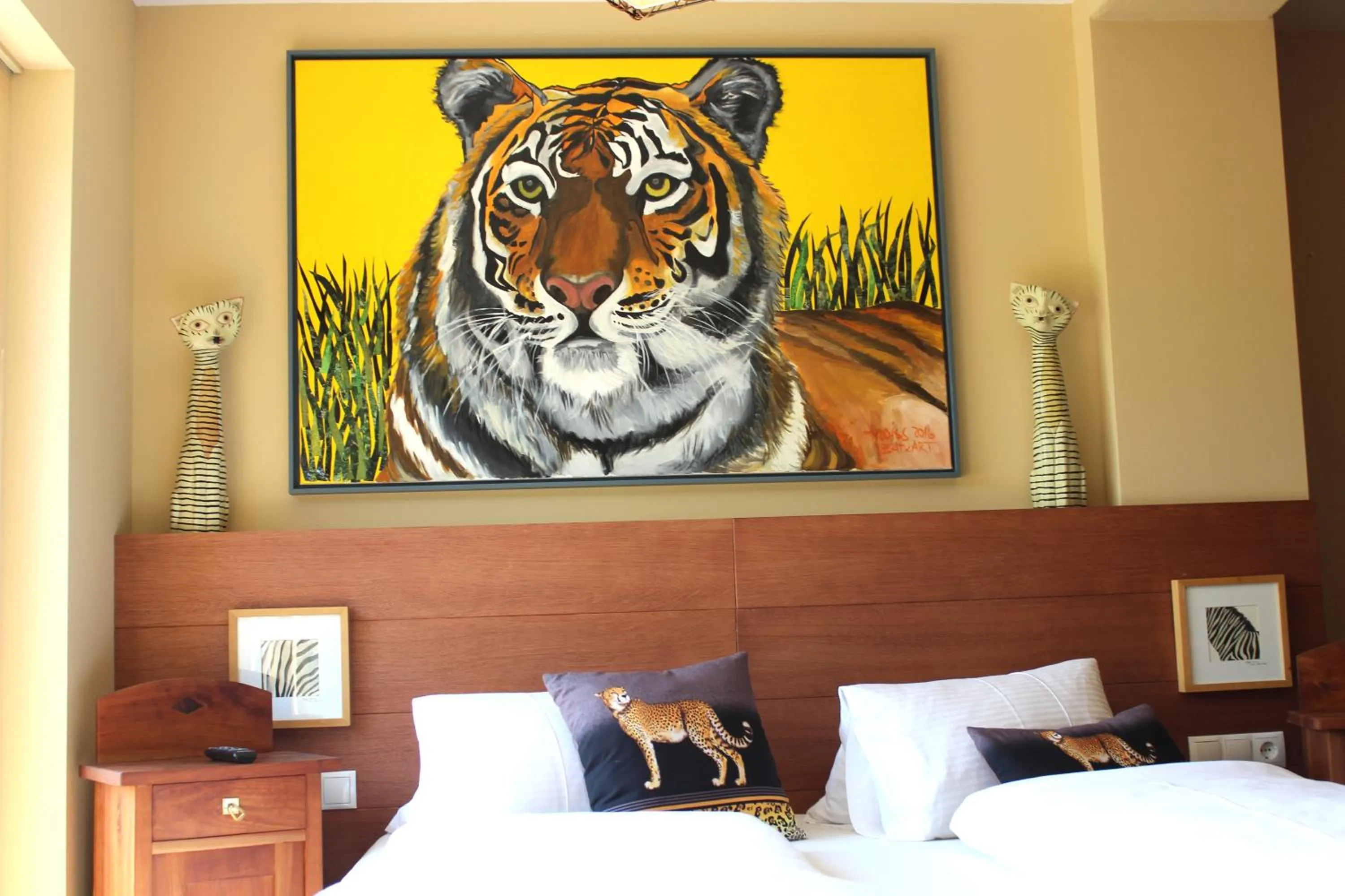 Photo of the whole room in Malerwinkl Restaurant + Kunsthotel