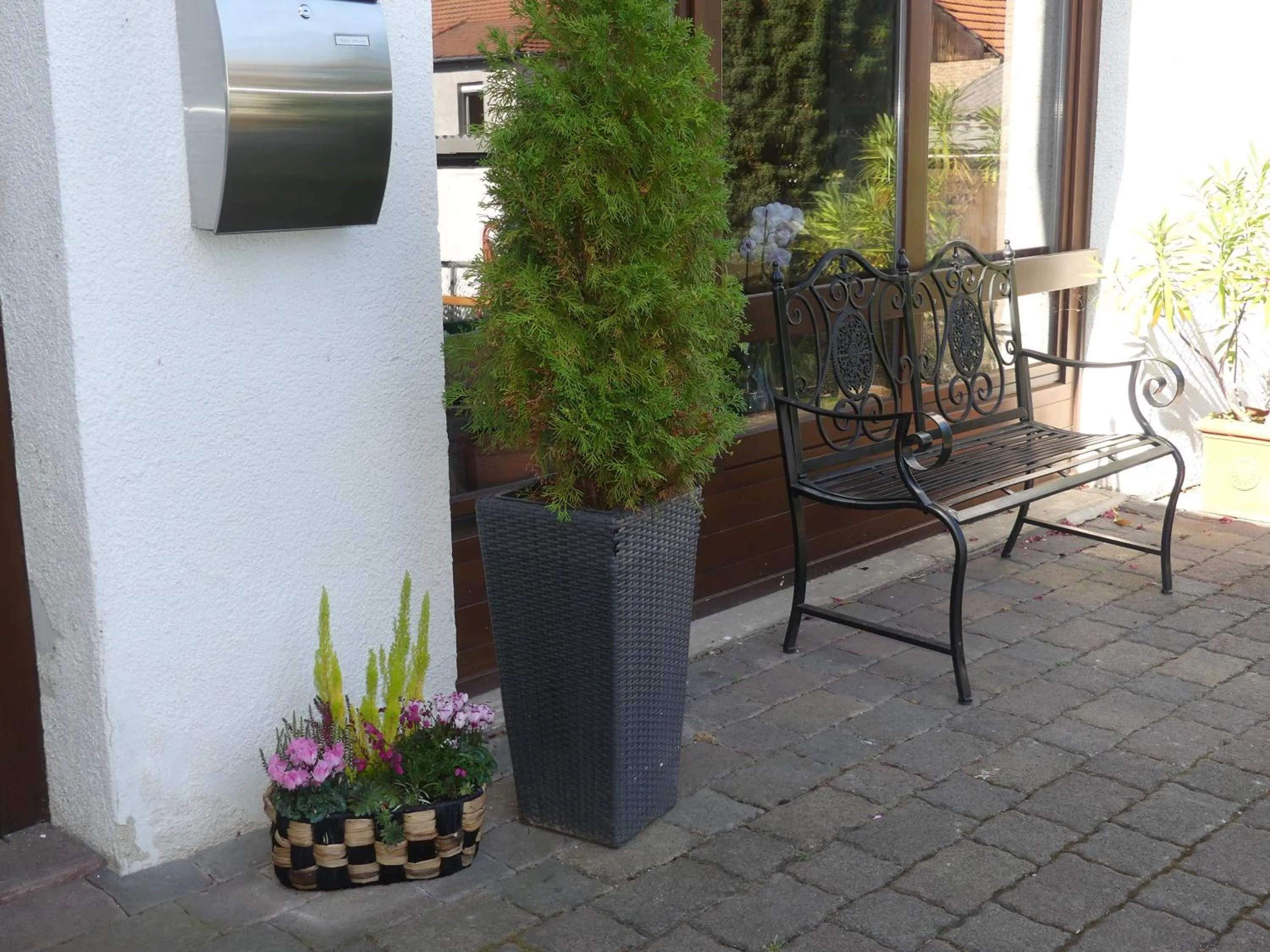 Seating area in Hotel Janssen