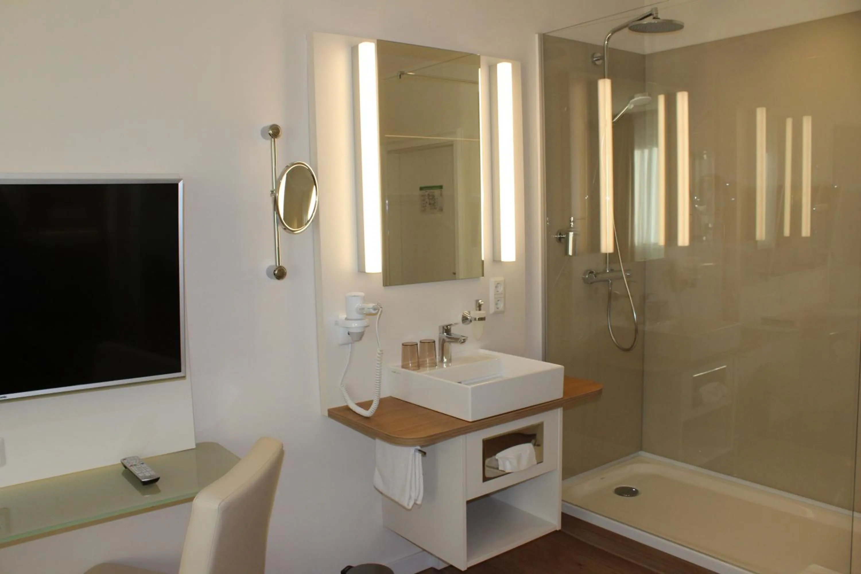 Bathroom in Stüttgens Hotel