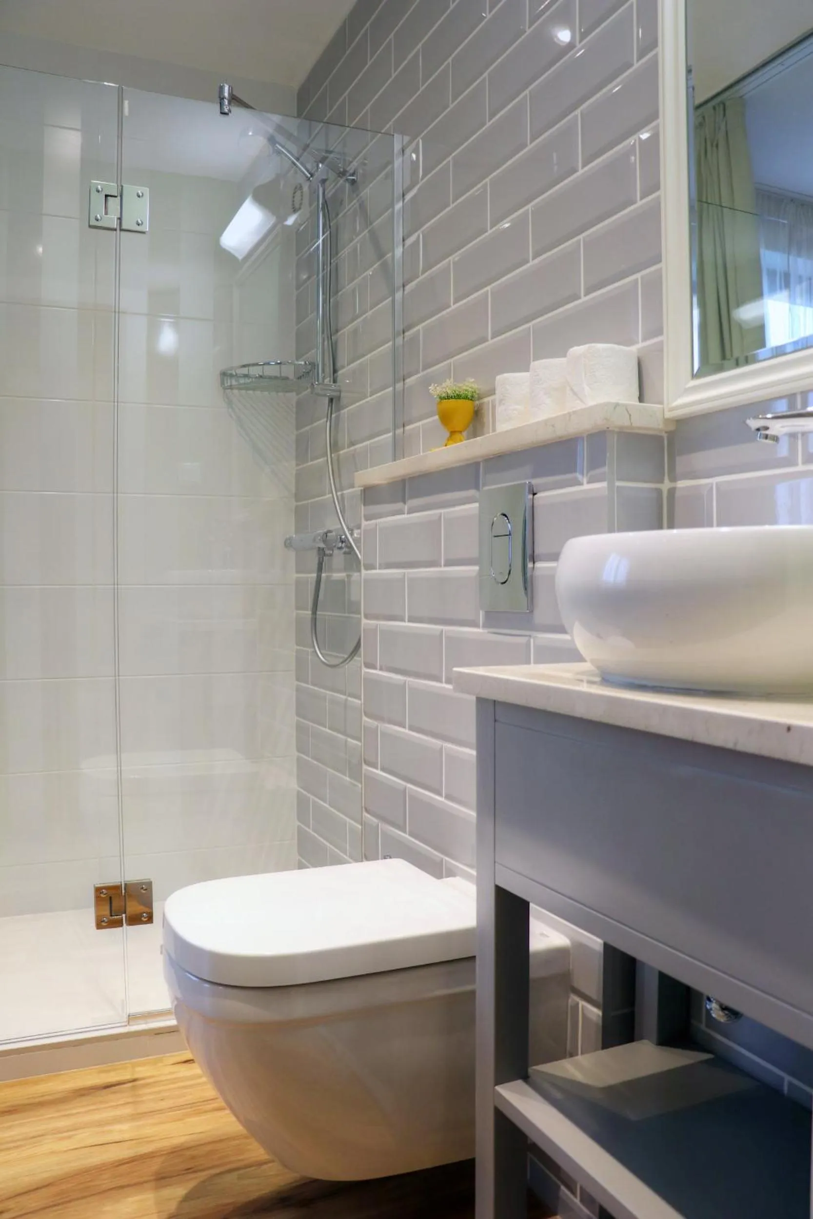 Shower in Predela 2 Aparthotel