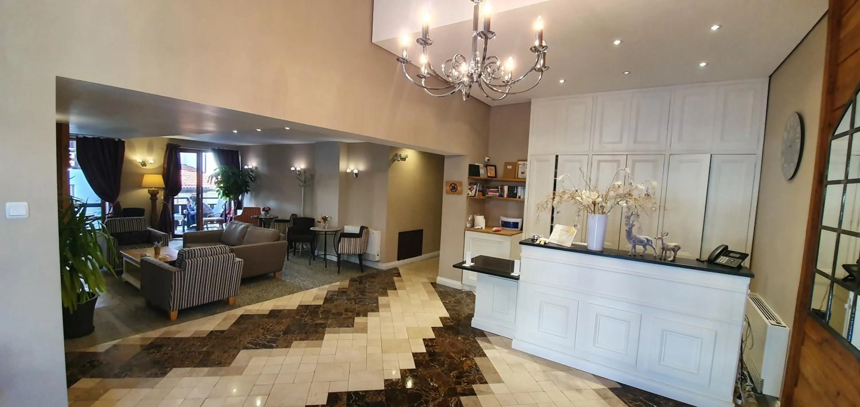 Lobby or reception in Predela 2 Aparthotel
