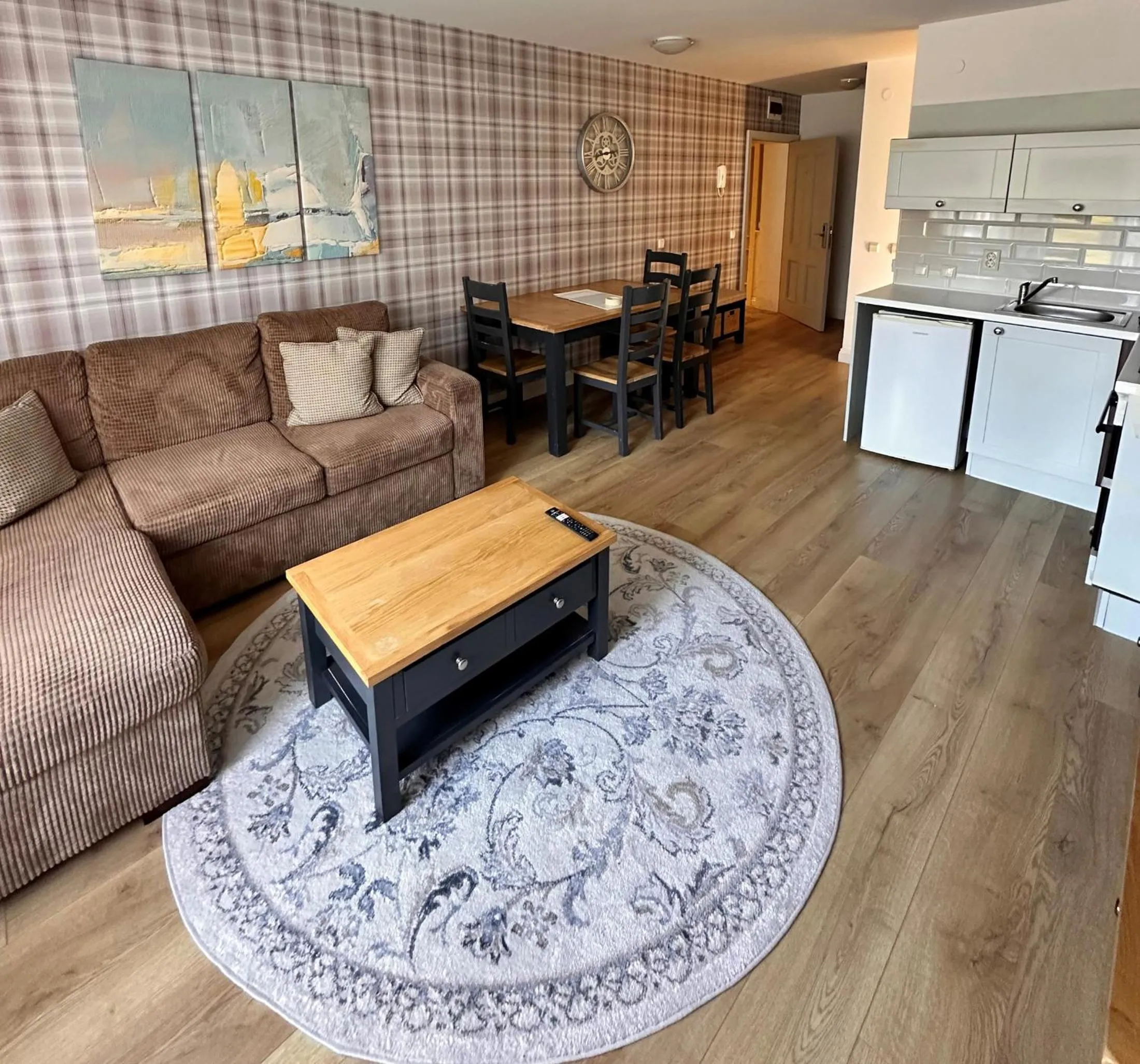 Kitchen or kitchenette in Predela 2 Aparthotel