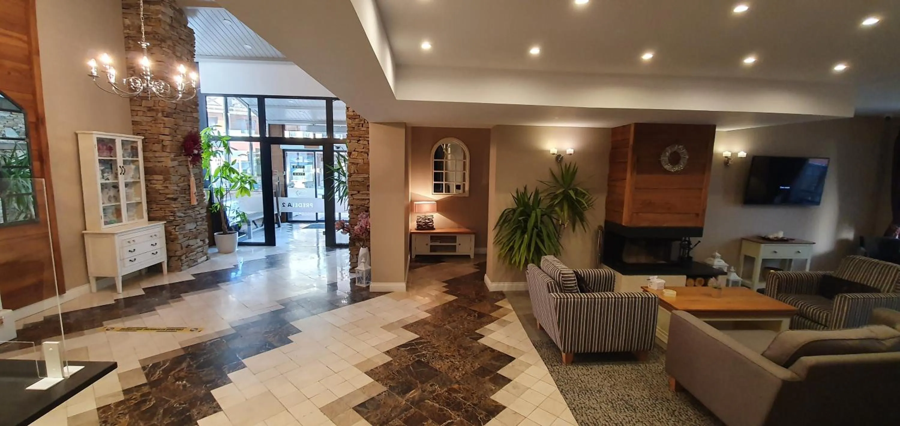 Lobby or reception in Predela 2 Aparthotel