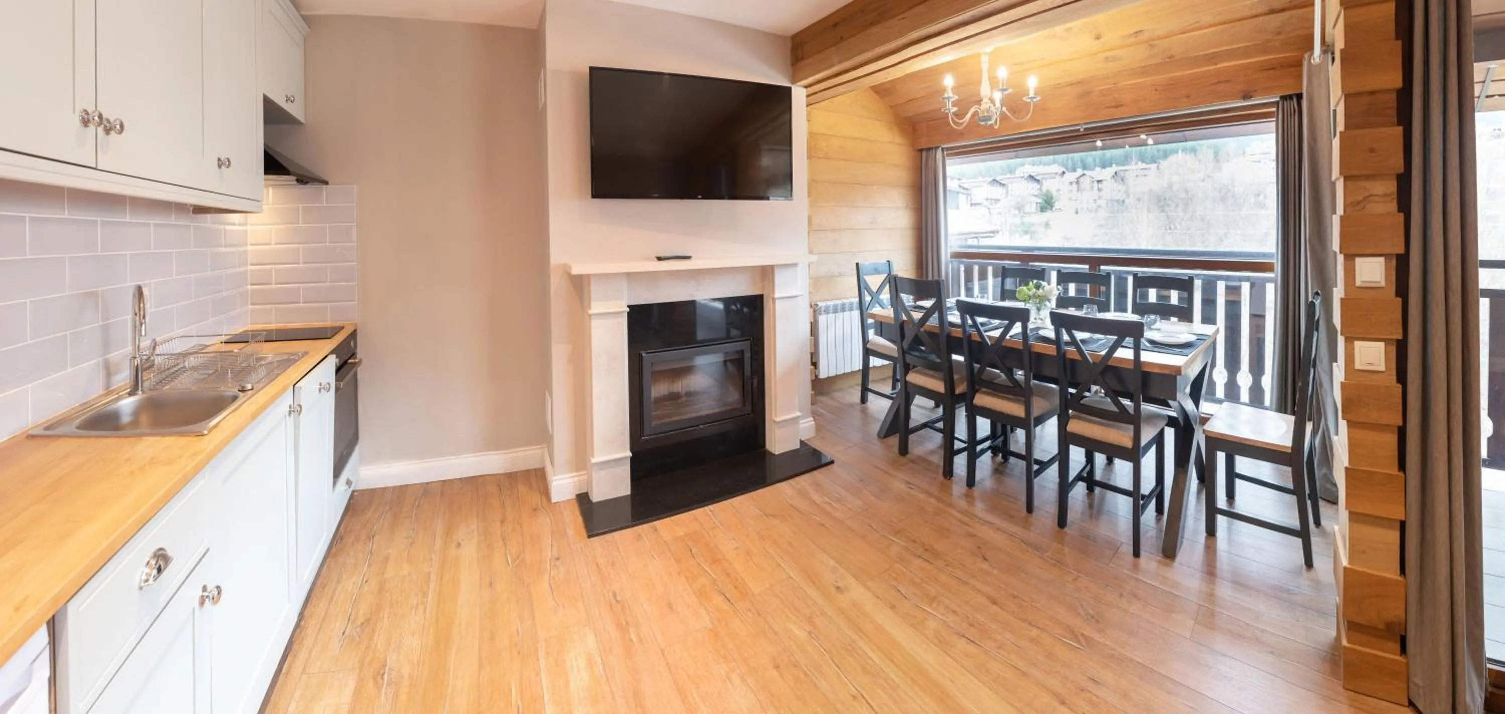 TV and multimedia in Predela 2 Aparthotel