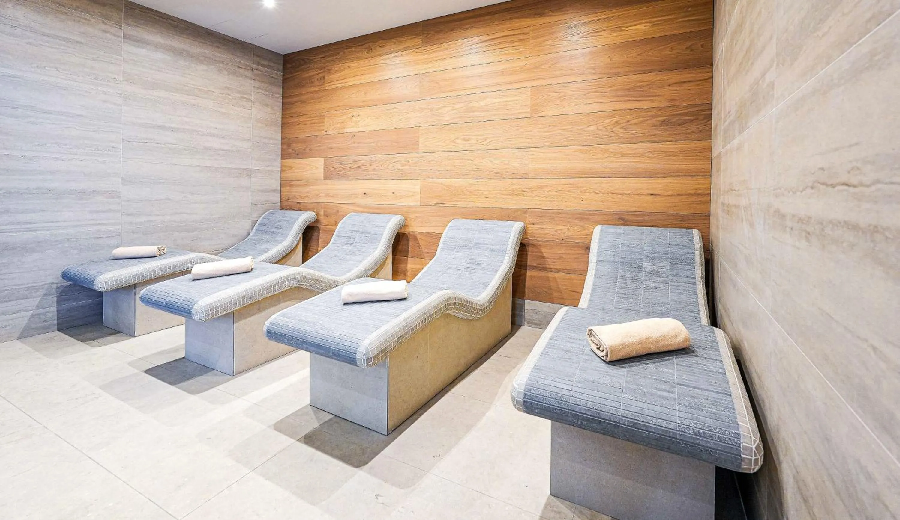 sunbed in Predela 2 Aparthotel