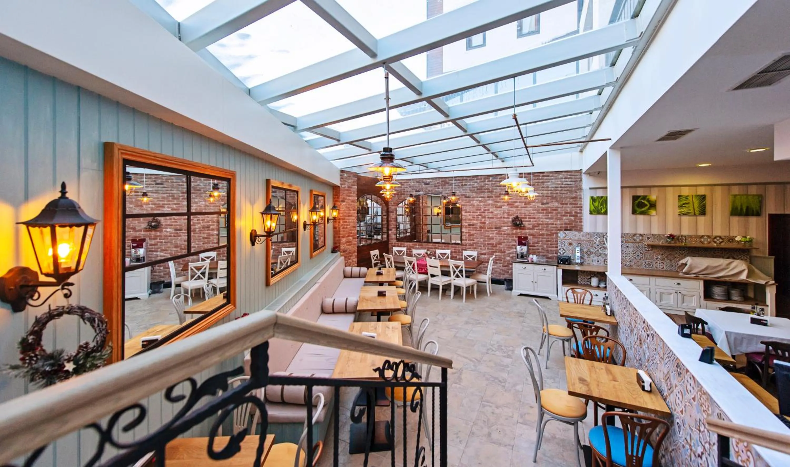 Restaurant/places to eat in Predela 2 Aparthotel