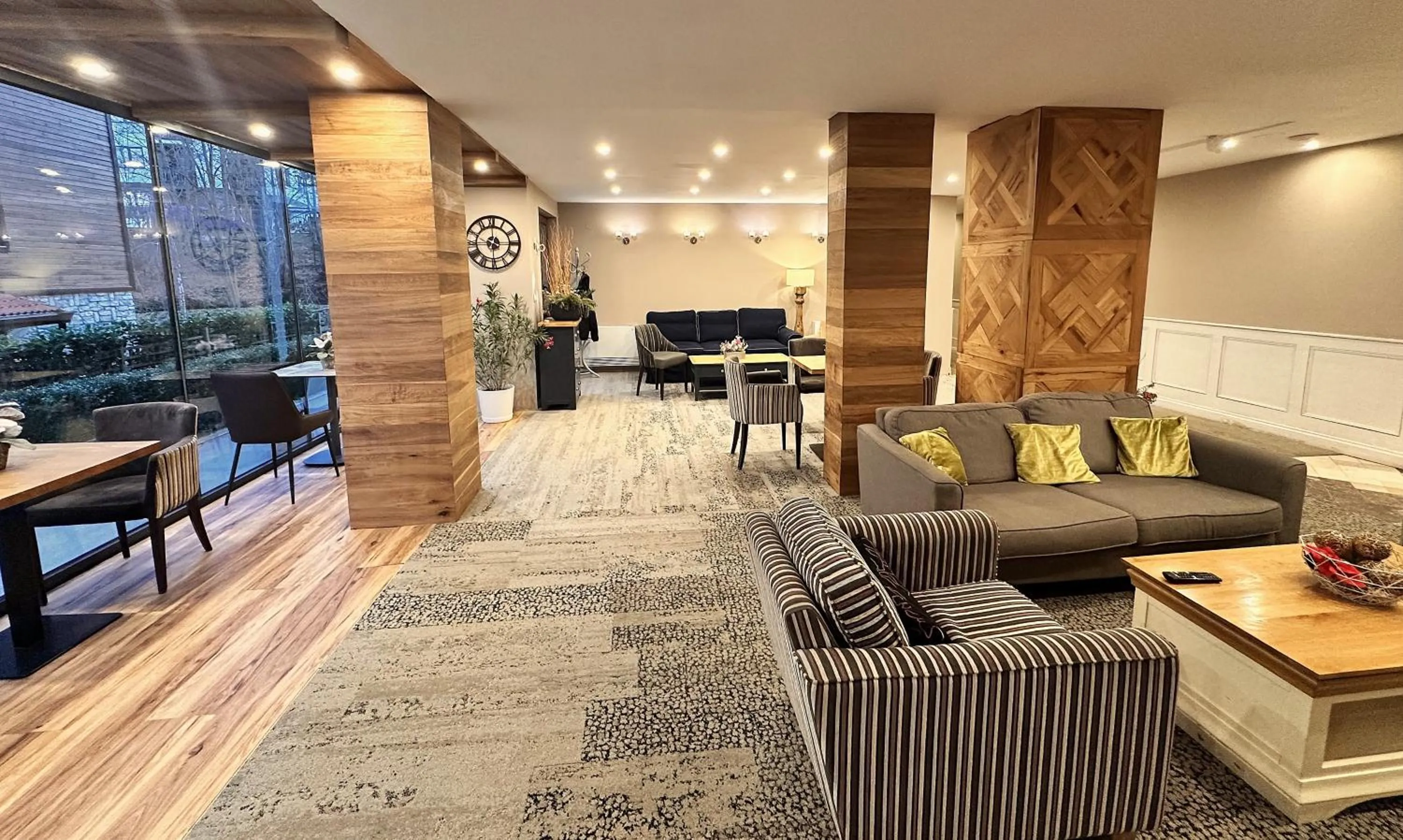 Lobby or reception in Predela 2 Aparthotel