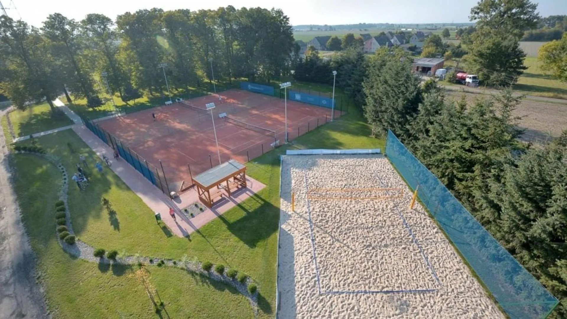Tennis court in Ignasiak Hotel