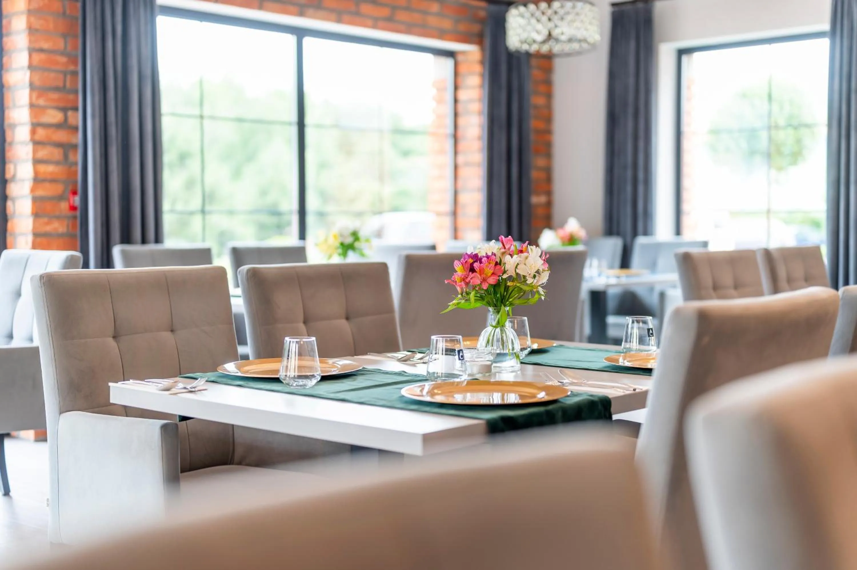 Restaurant/places to eat in Ignasiak Hotel