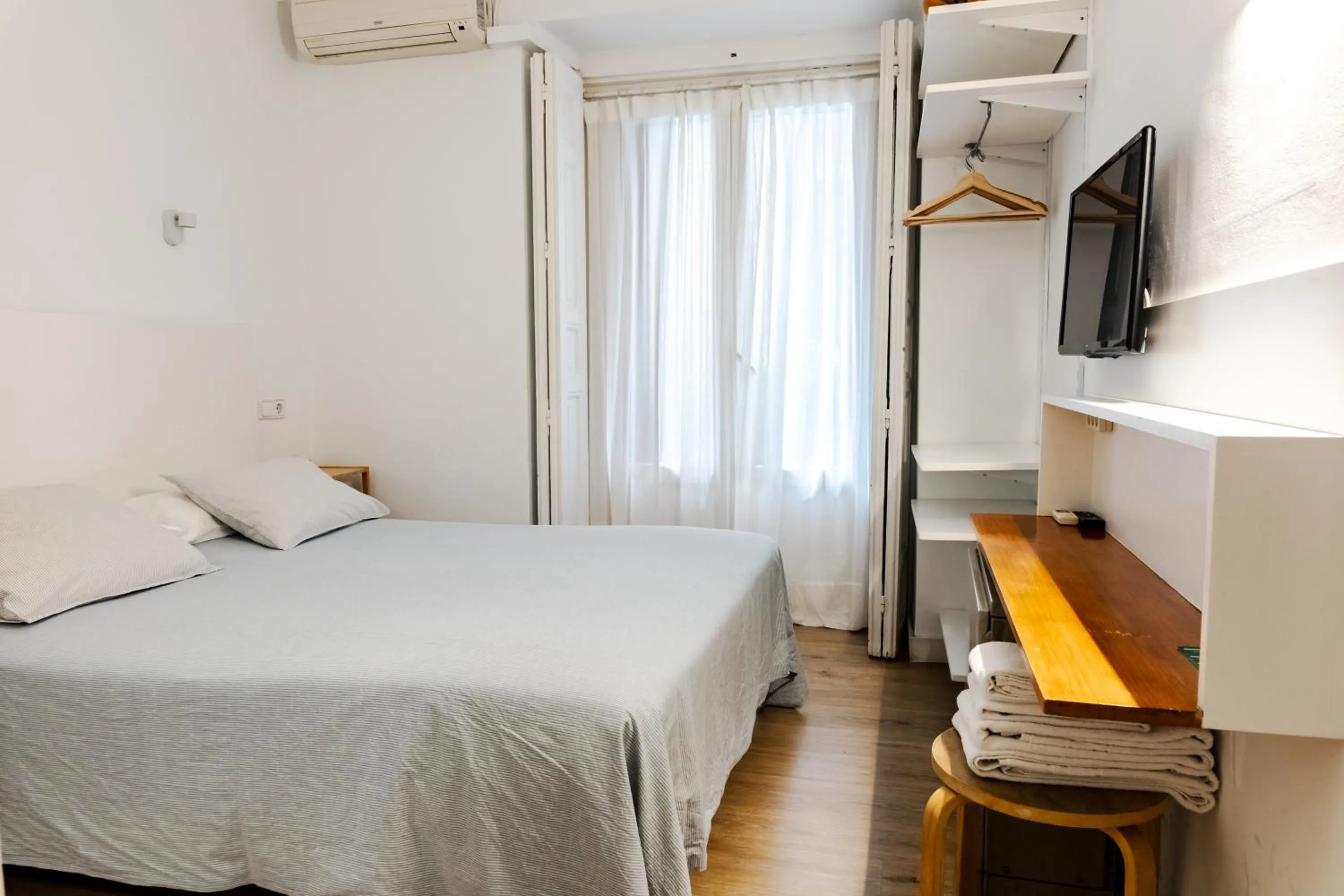 Photo of the whole room, Bed in Hostal La Zona