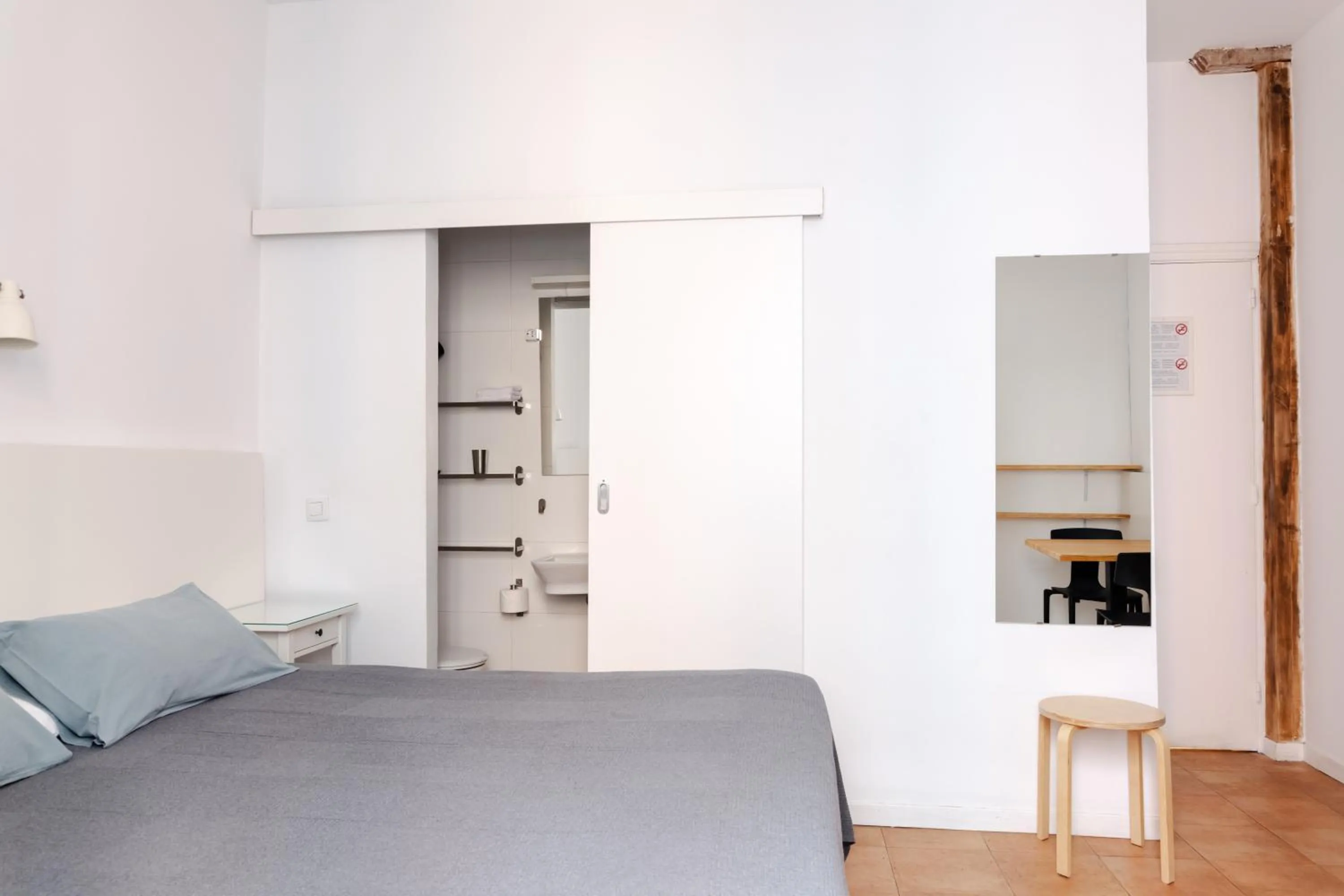 Photo of the whole room, Bed in Hostal La Zona