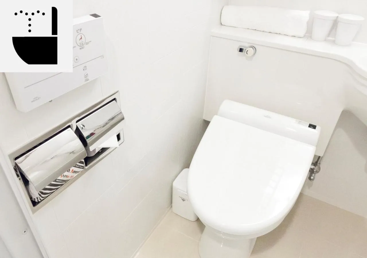 Toilet in APA Hotel Kanazawa Katamachi
