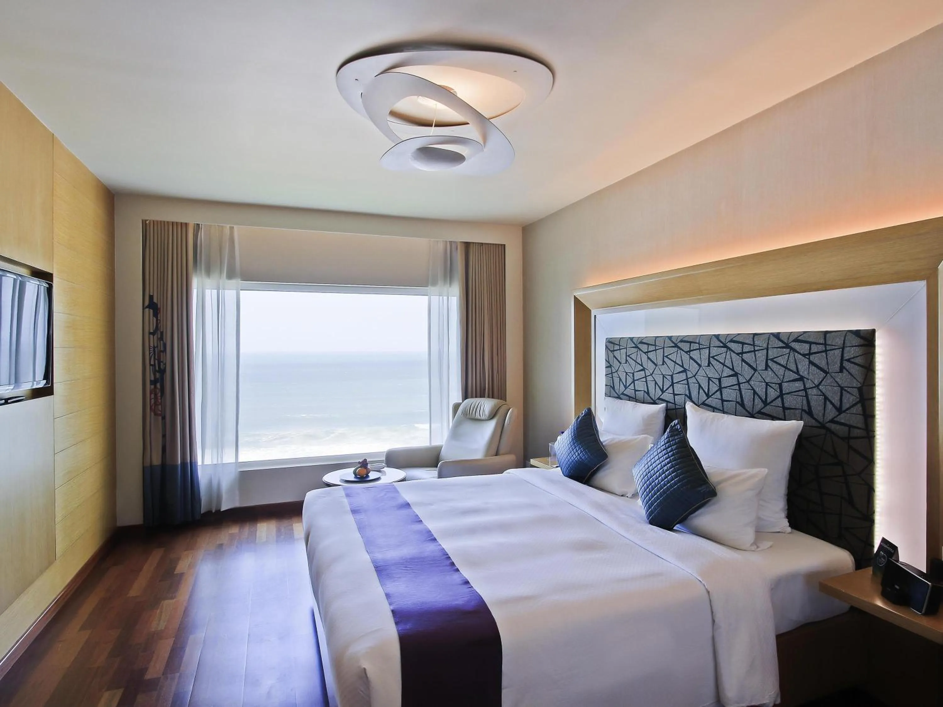 Bedroom, Bed in Novotel Visakhapatnam Varun Beach