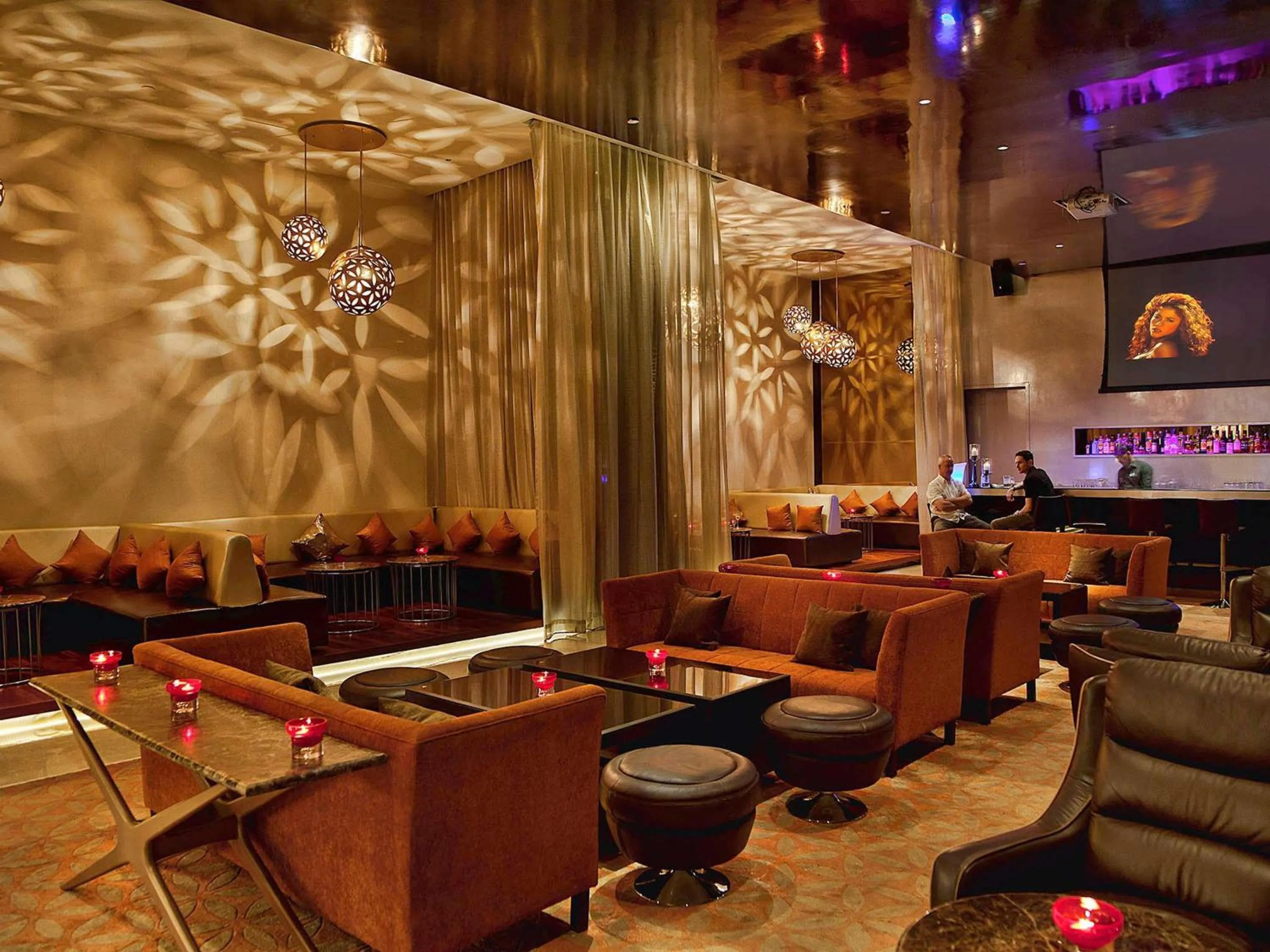 Restaurant/places to eat in Novotel Visakhapatnam Varun Beach